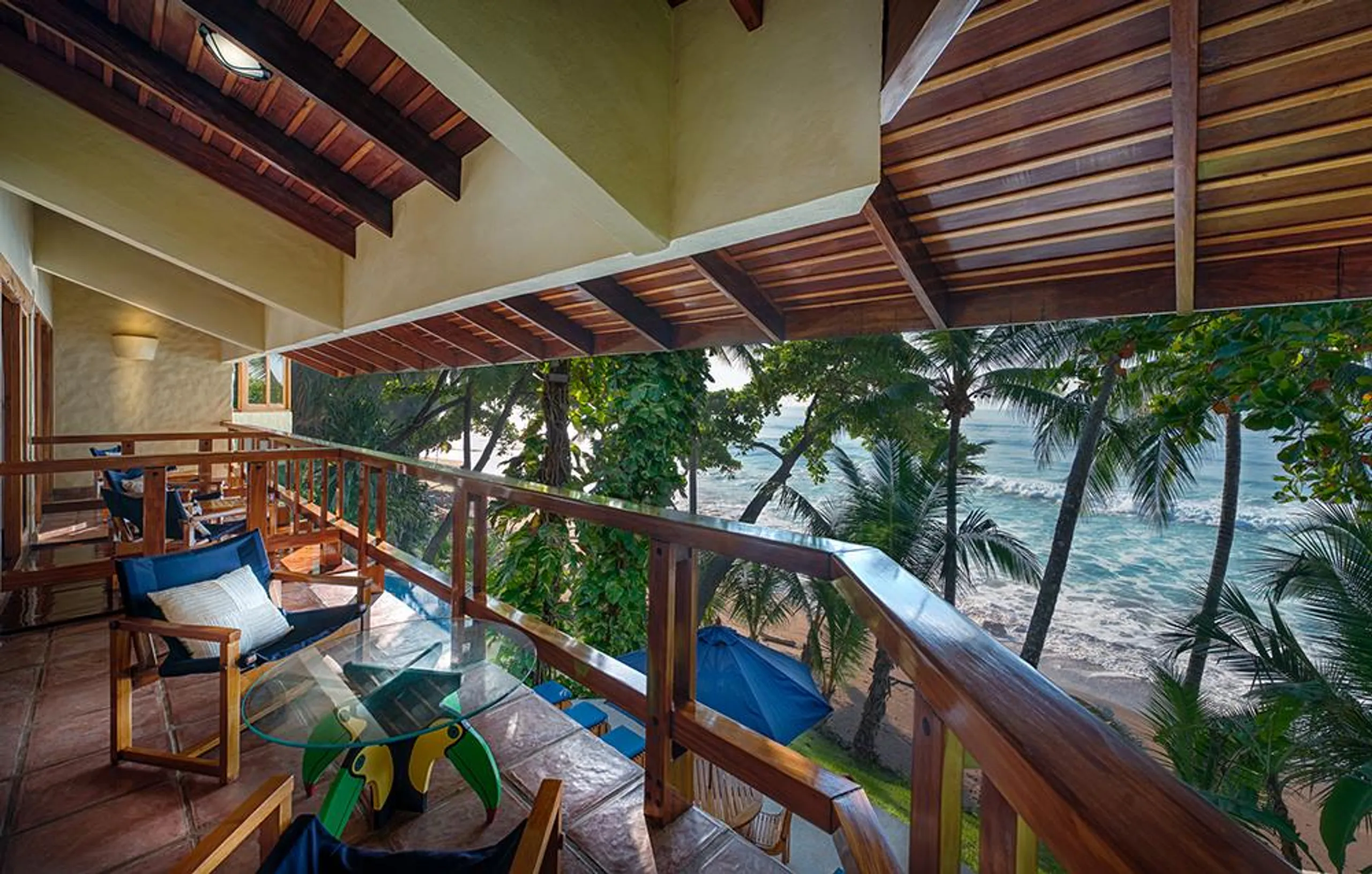 Whispering Waves Luxury Retreat with 4BR-Infinity Pool and Walks to Beach — photograph 10