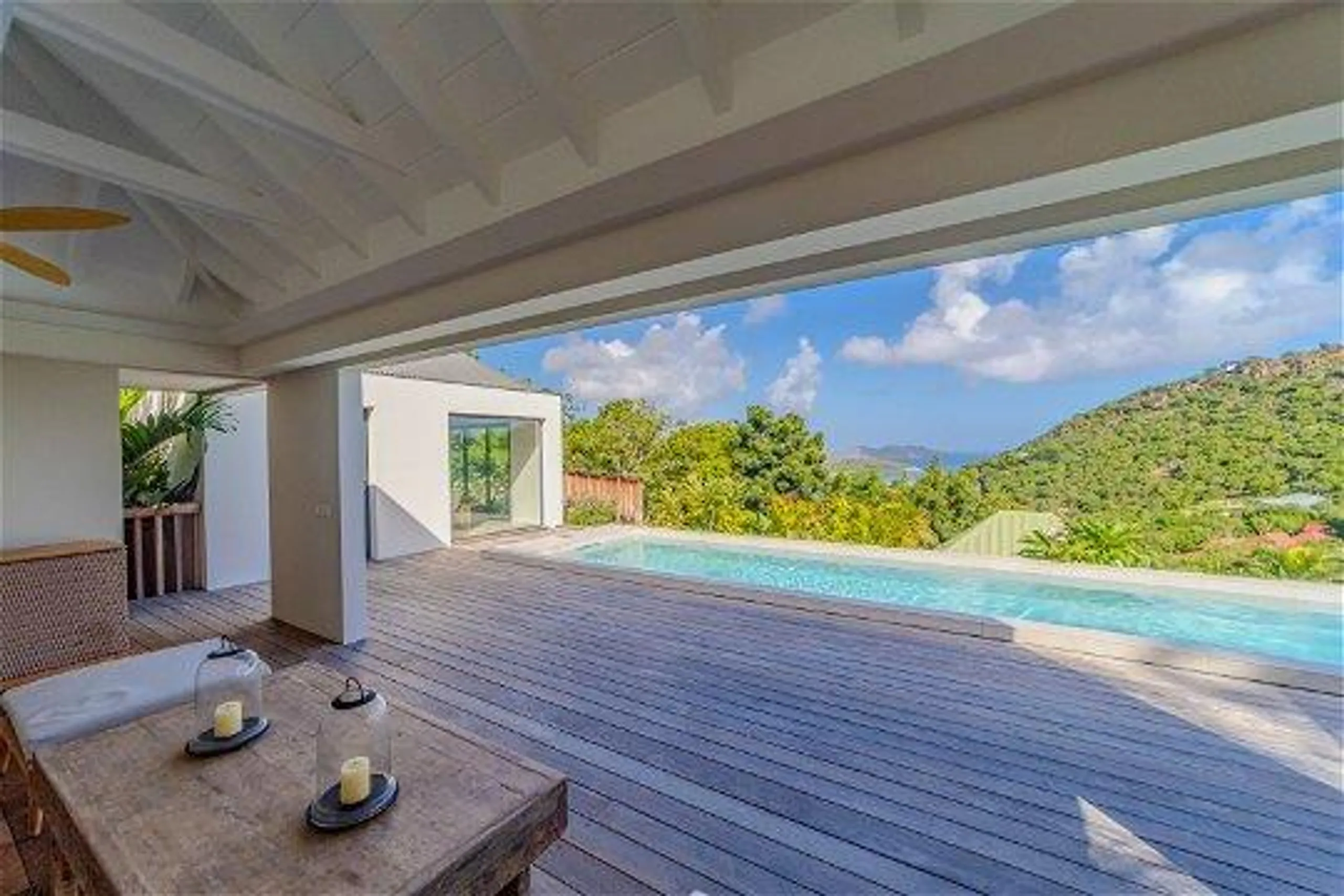 Calming Caribbean Villa with Private Heated Pool and Hill Views — photograph 11