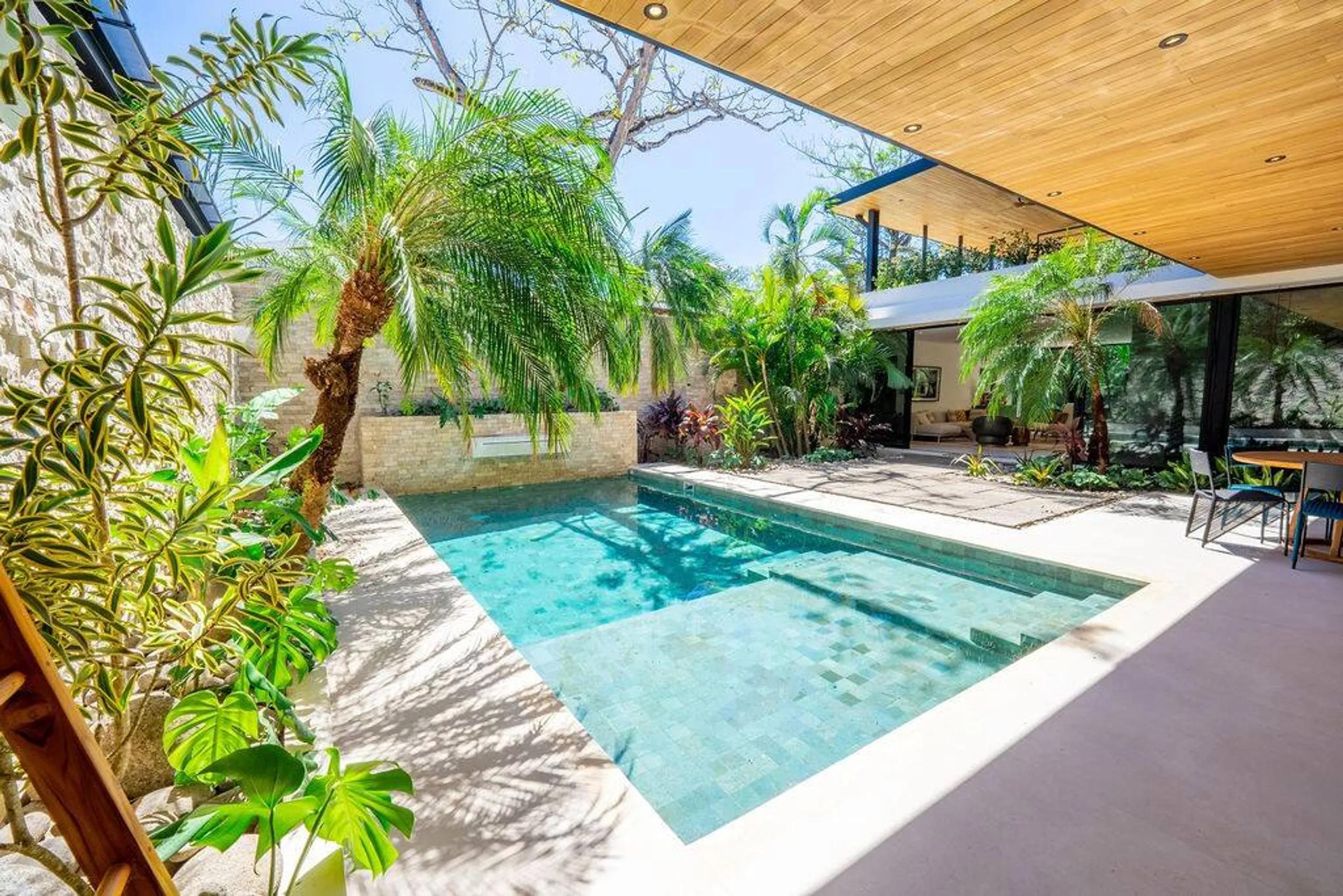 Contemporary Playa Guiones Villa with Beach Access — photograph 2