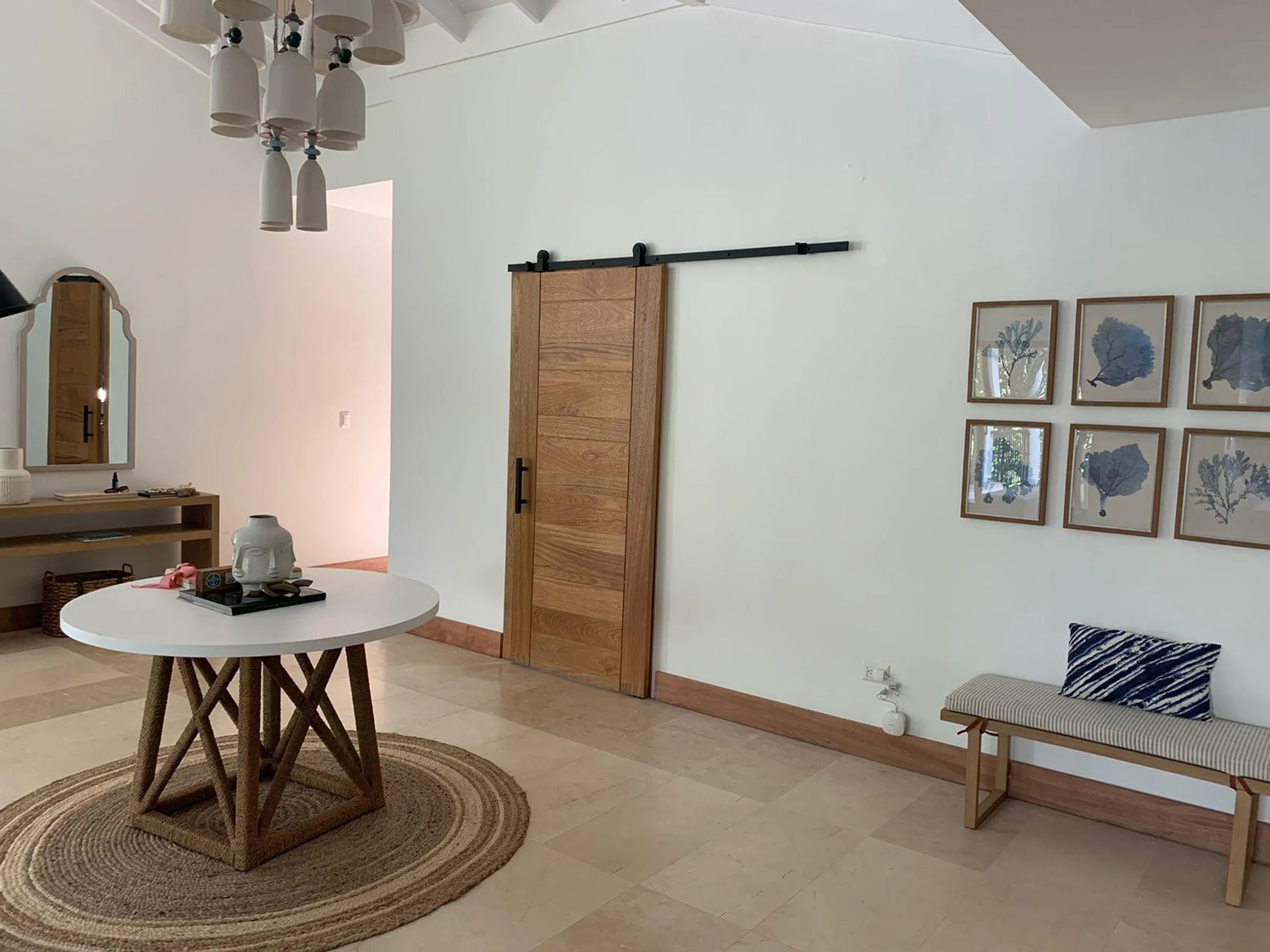 Stunning Tropical Retreat with Private Pool and Hot Tub — photograph 6