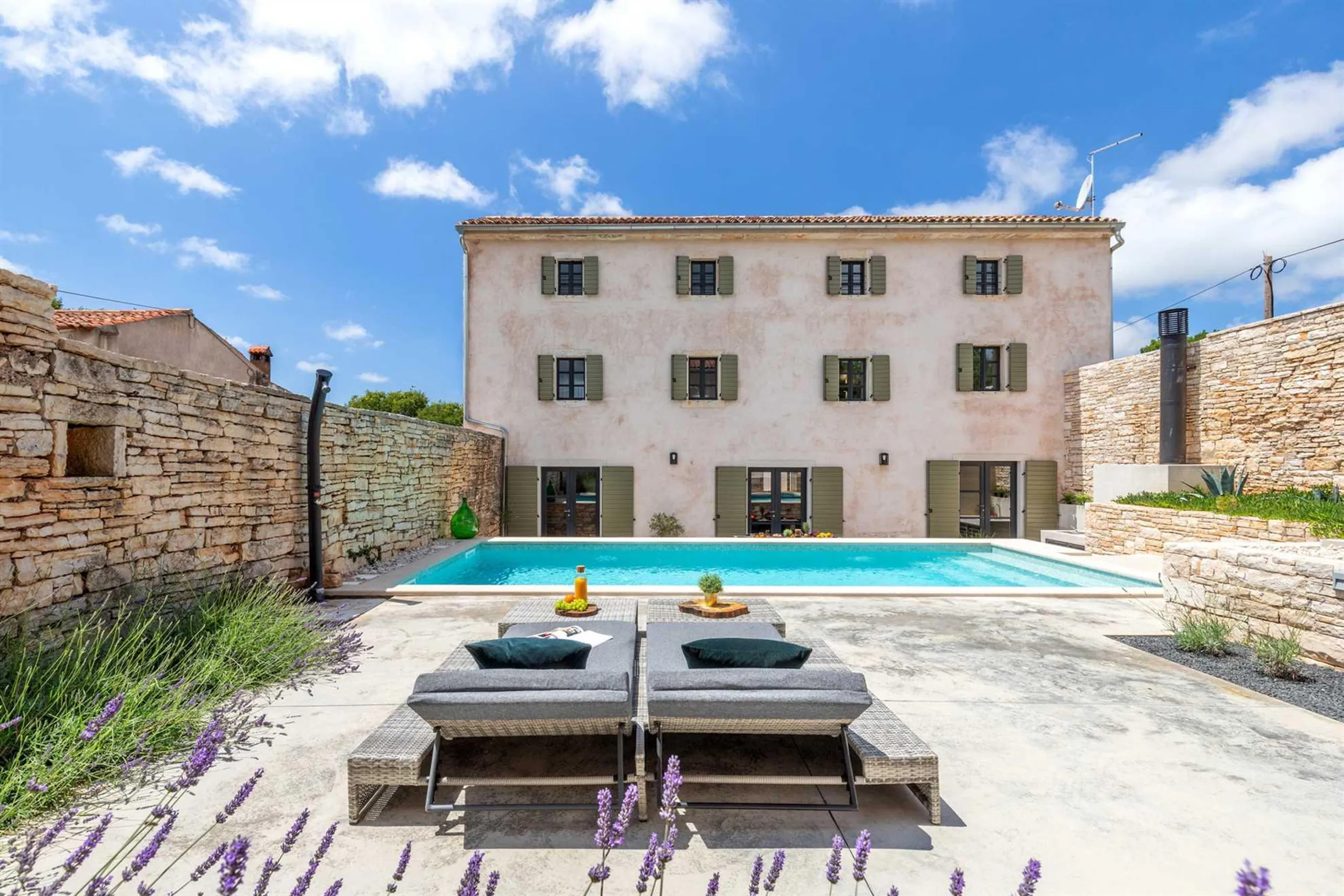 Heritage Villa with Pool and Enchanting Surroundings in Istria — photograph 3