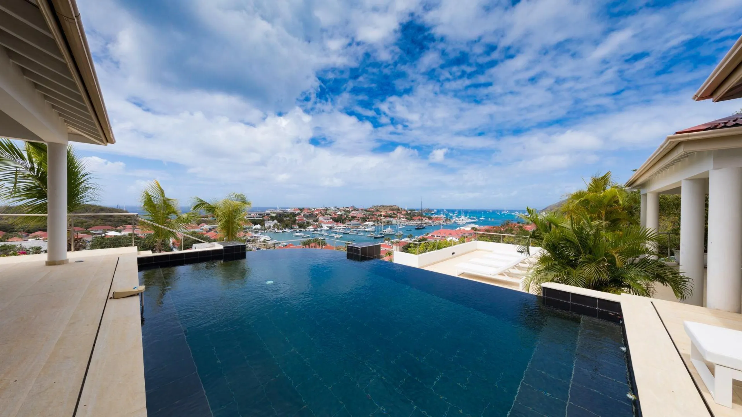 Harbor Front View Villa with Infinity Pool in Gustavia, St. Barths — photograph 9