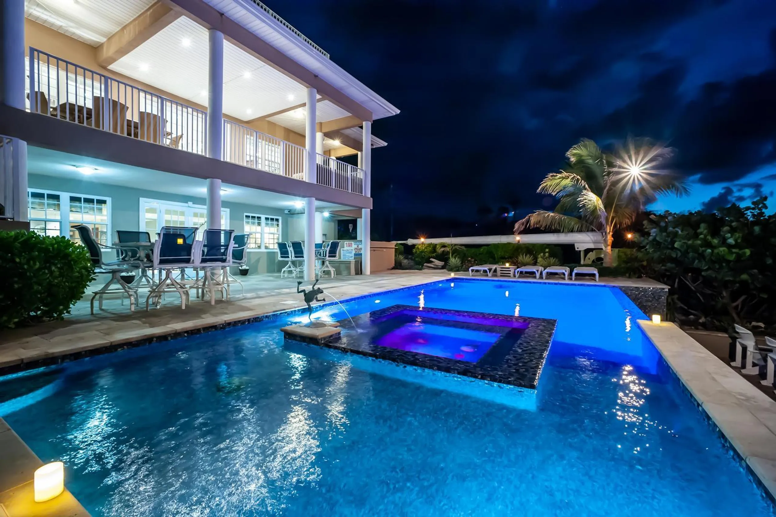 Grand Cayman Haven Estate with Private Infinity Pool and Ocean Views — photograph 7