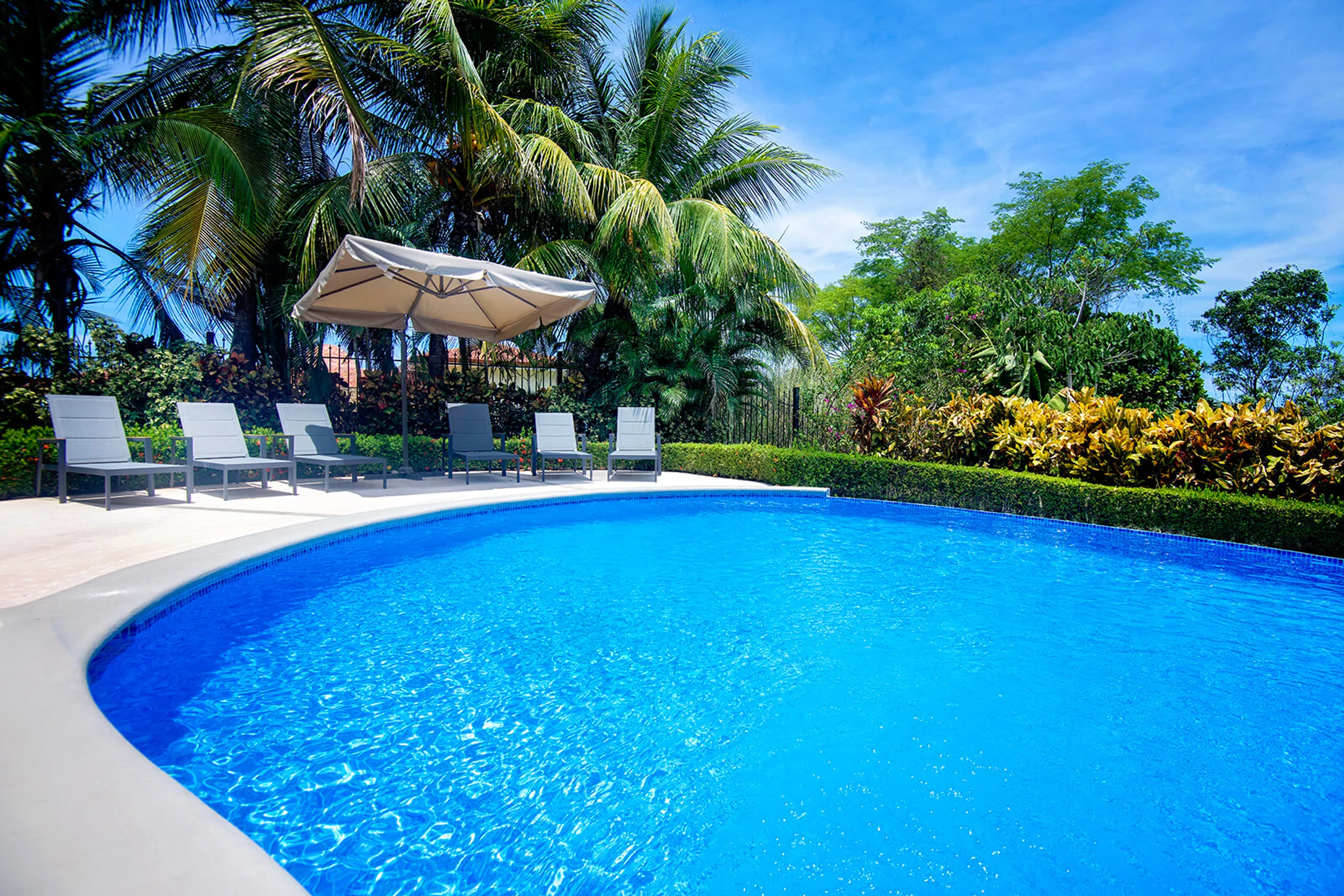 Spacious Los Sueños Resort Villa with Private Infinity Pool, Jacuzzi , & Forest Views — photograph 4