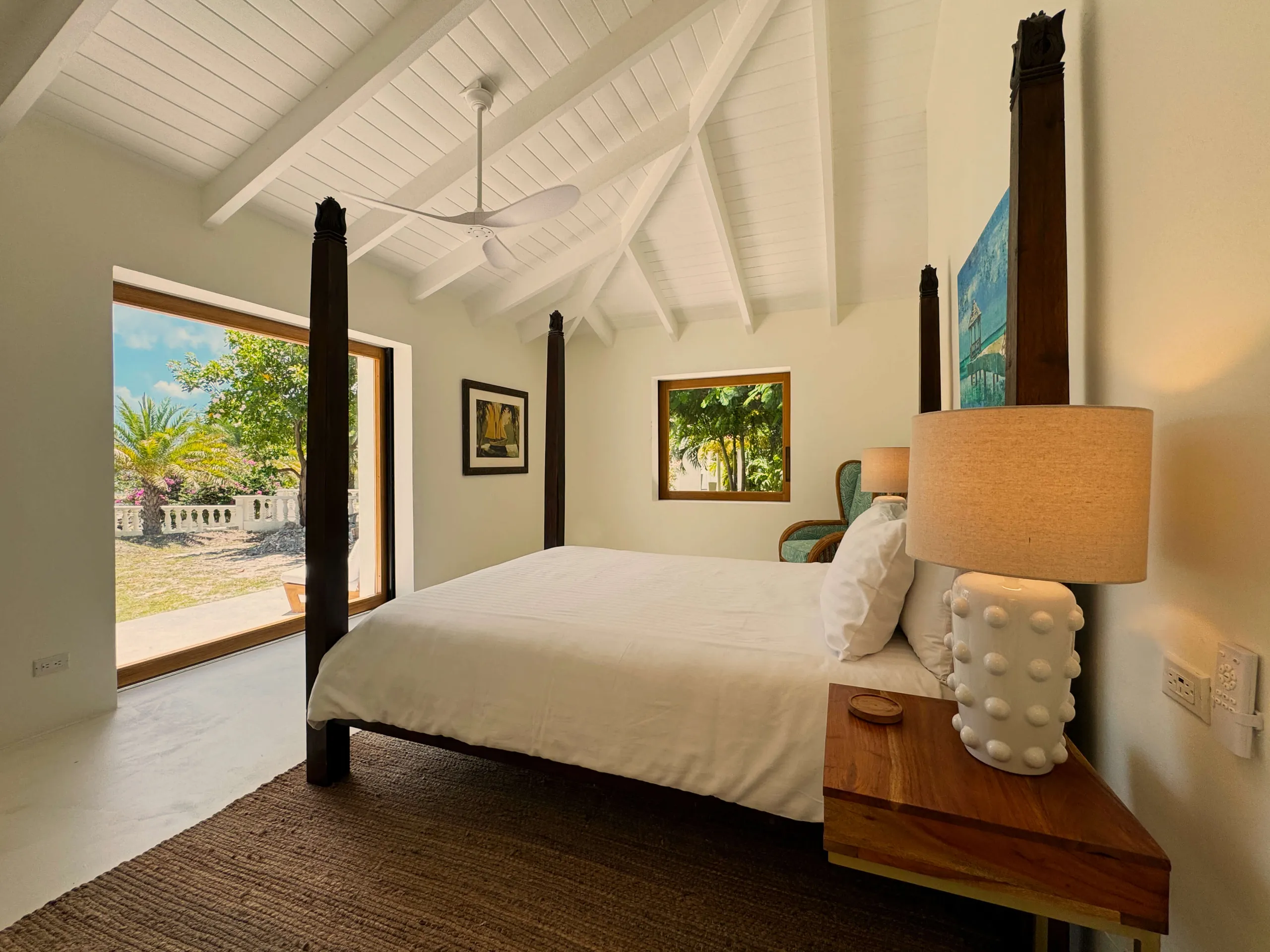 Waterfront Luxury Villa with Private Infinity Pool, Private Dock and Sea Access — photograph 9