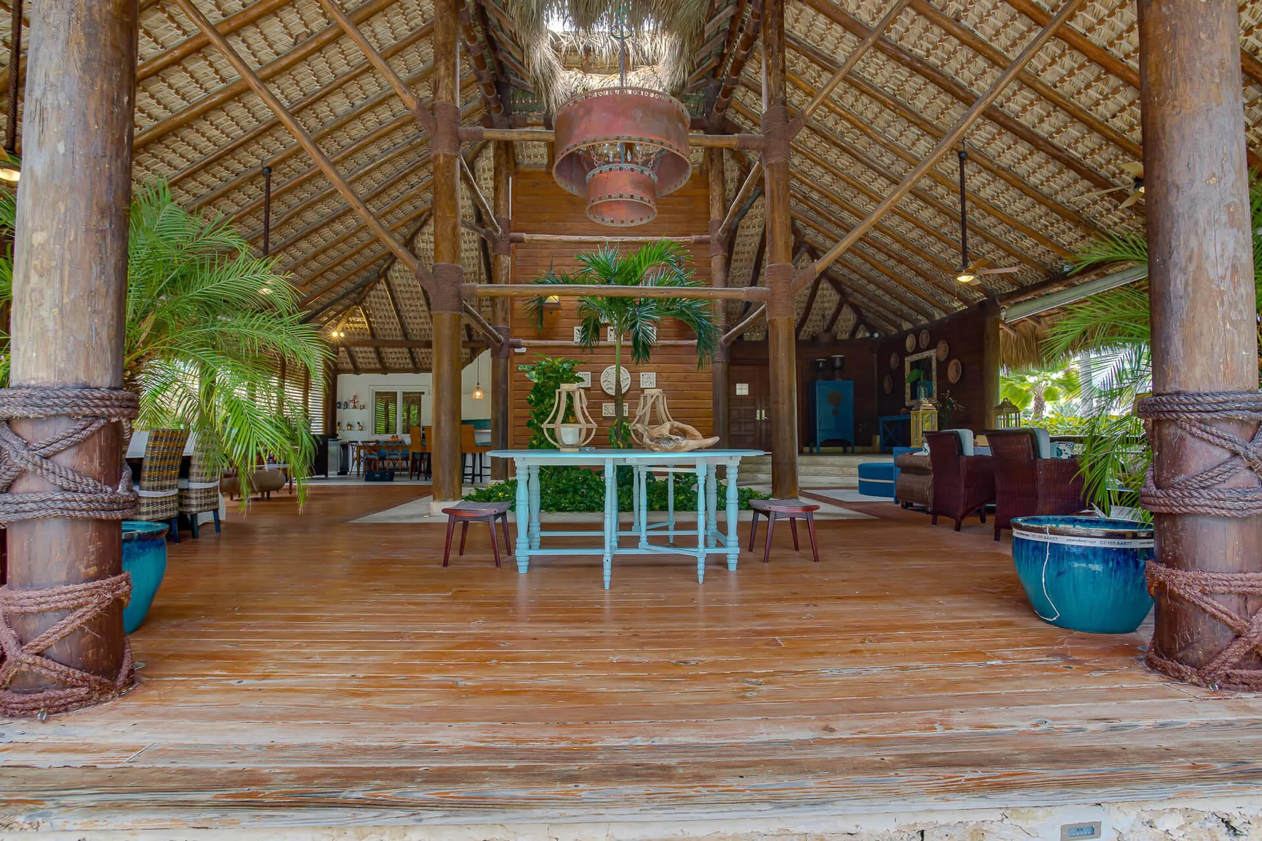 Refined Boutique Villa with Pool, Golf Views, and Beach Club Acces — photograph 9