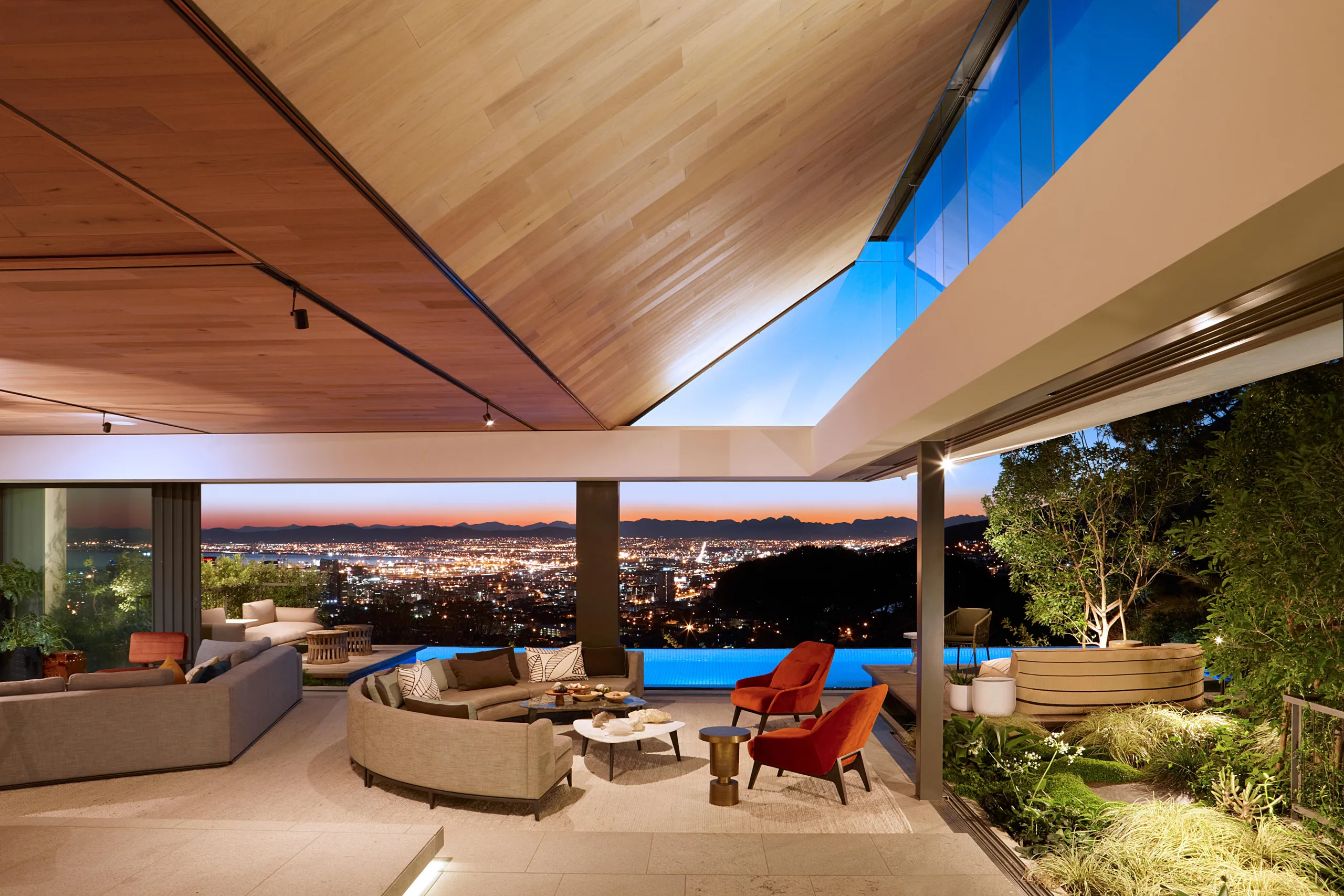 Secluded Luxury Villa with Breathtaking Views, Cape Town