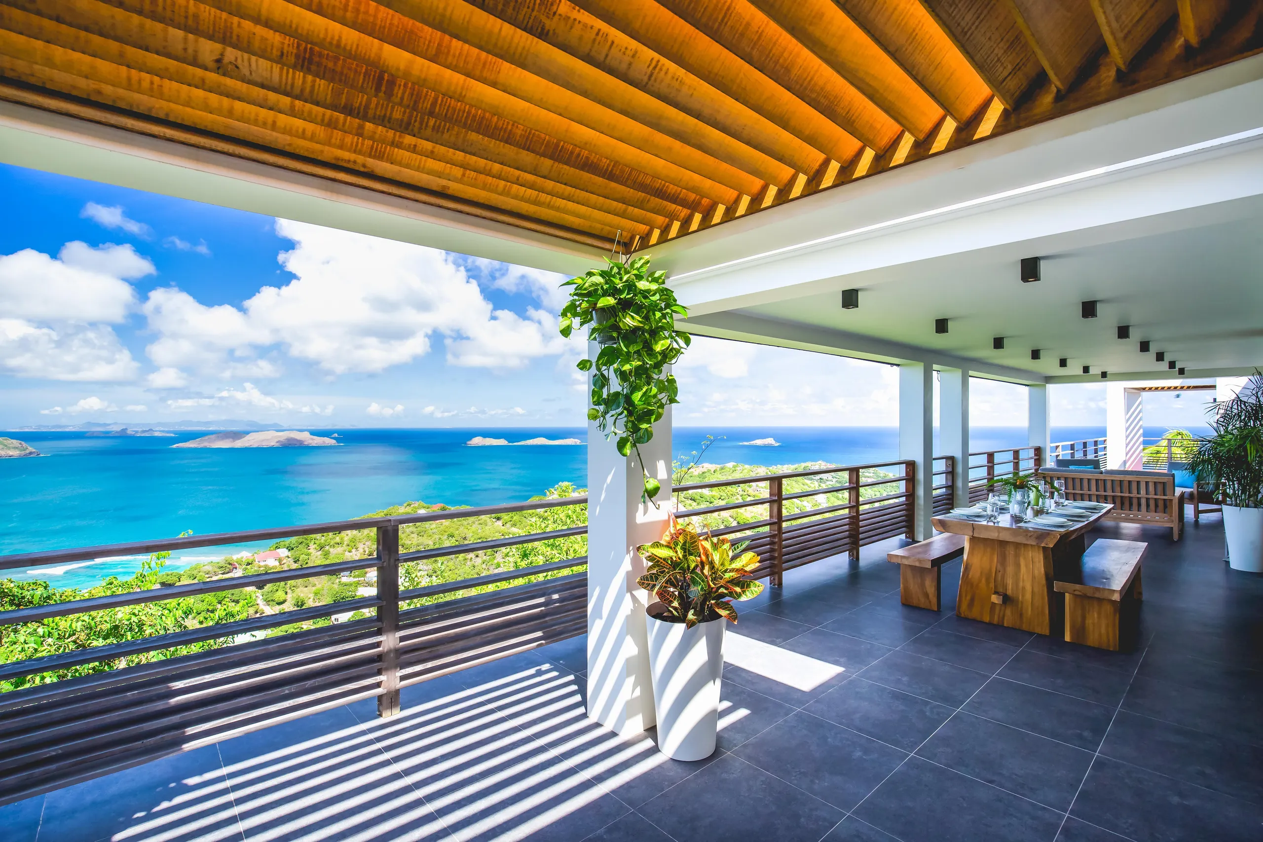 Dignified Oceanview Villa with Private Pool and Fitness Room — photograph 3