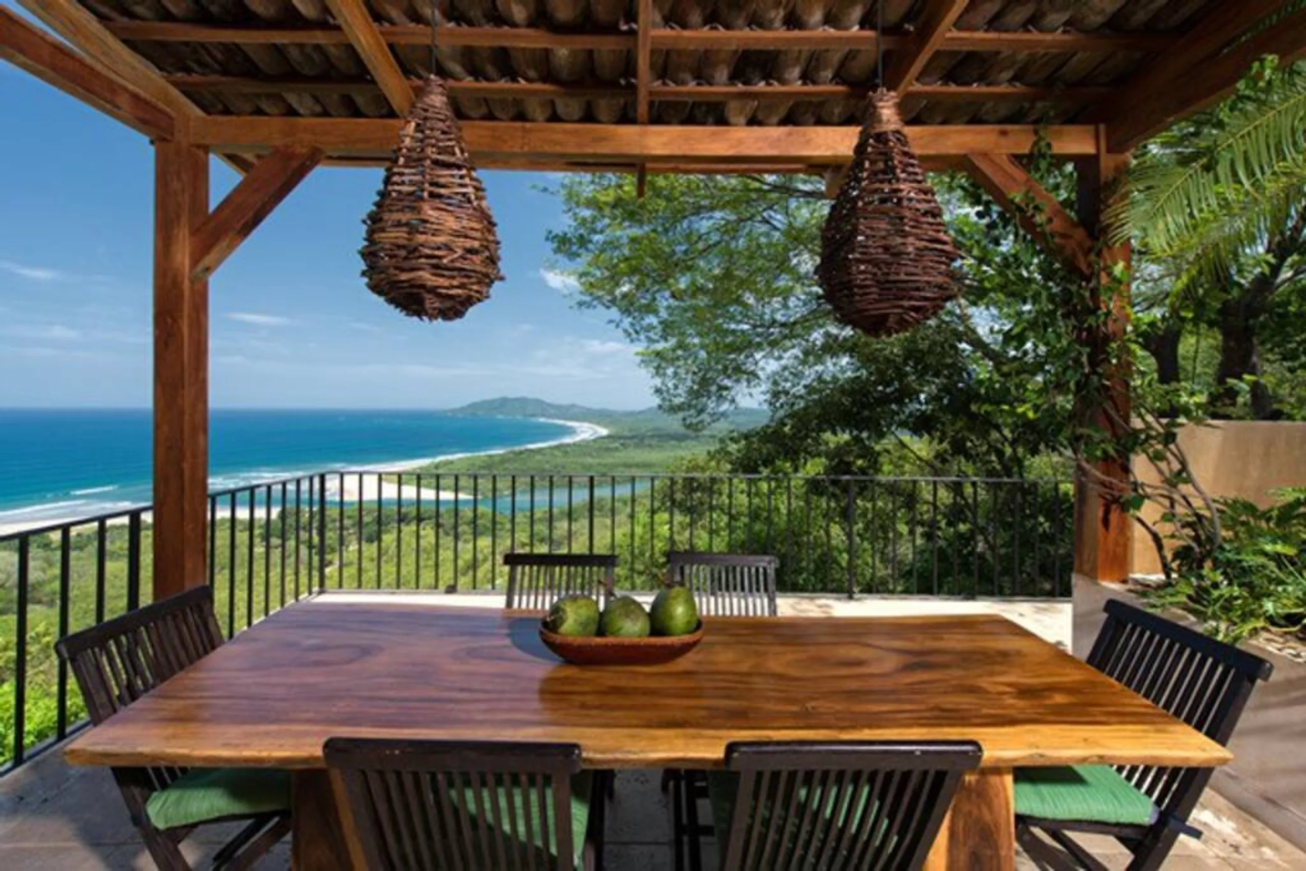 Jasmine-Scented Tamarindo Villa with Private Poolside Lounge and Ocean Views — photograph 5