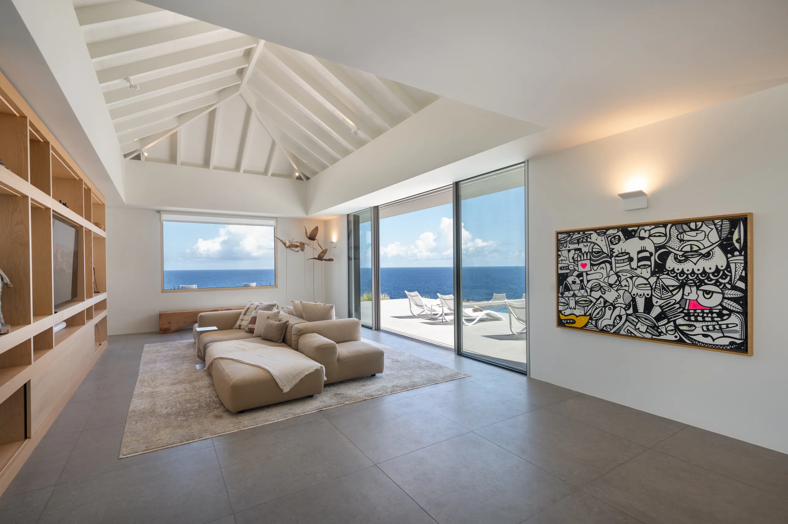 Contemporary 4-Bedroom Villa with Heated Pool & Sea Panorama — photograph 7
