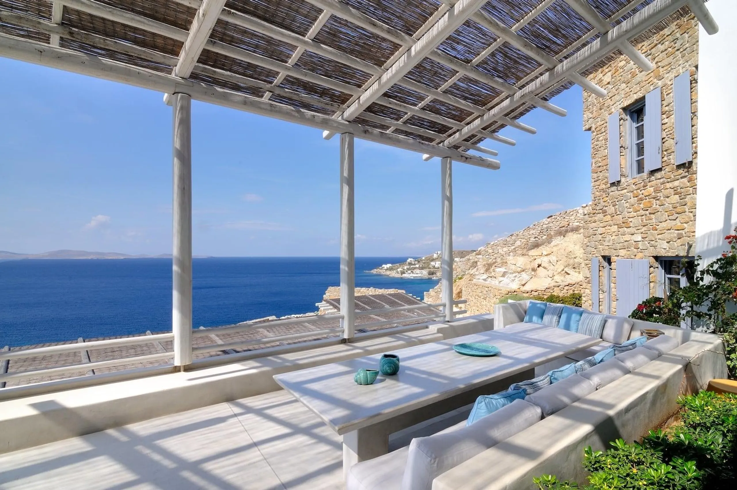 Majestic Oceanview Villa in Mykonos with Infinity Pool — photograph 7