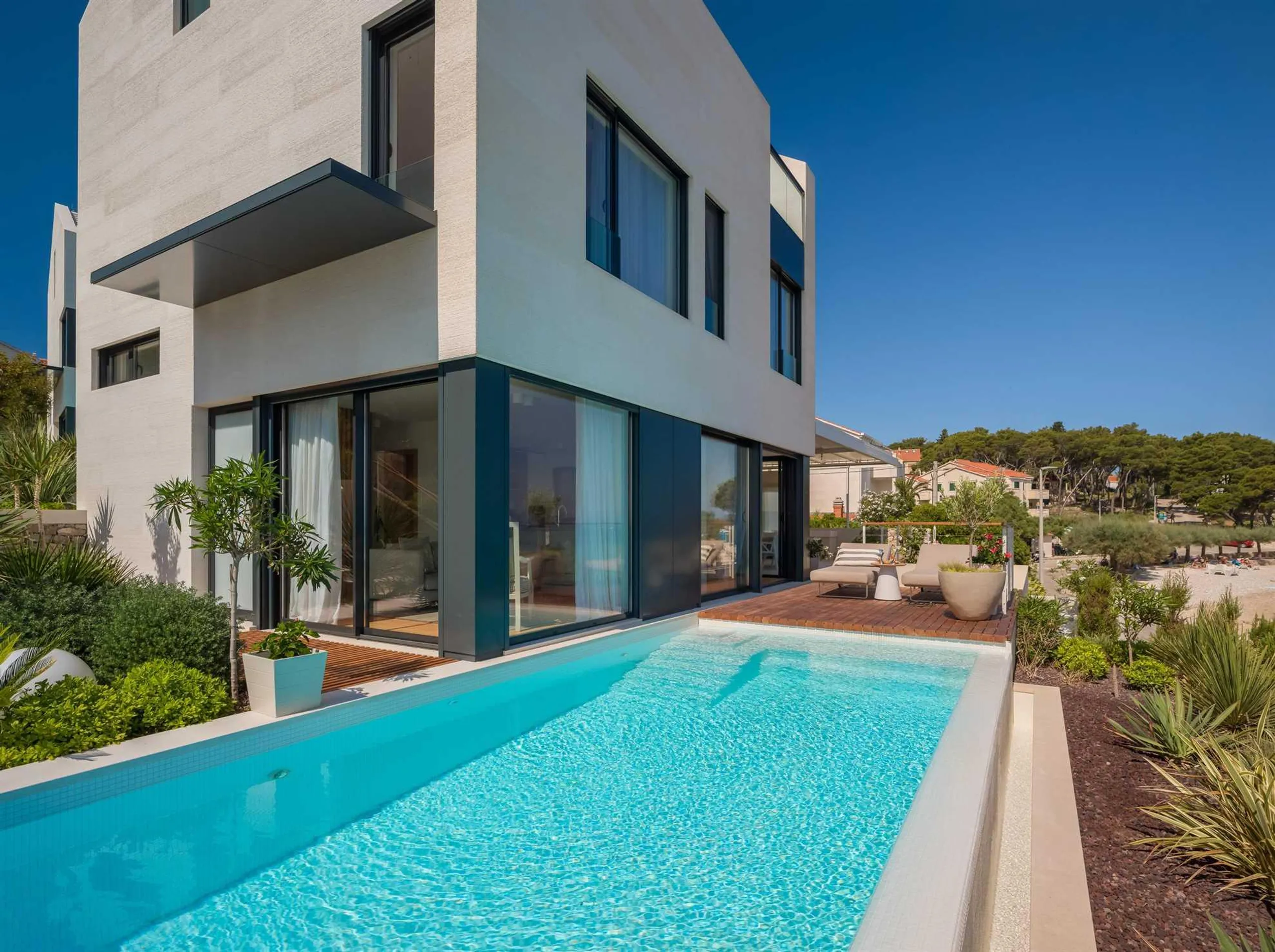 Refined Villa with Infinity Pool and Stunning Beaches — photograph 2