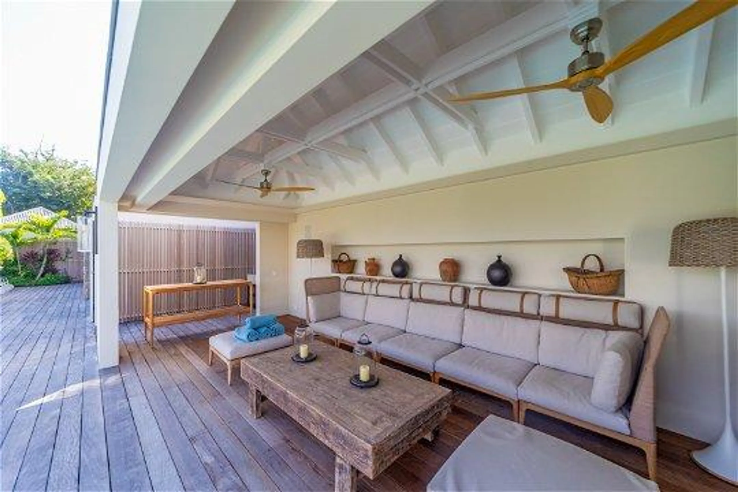 Calming Caribbean Villa with Private Heated Pool and Hill Views — photograph 9