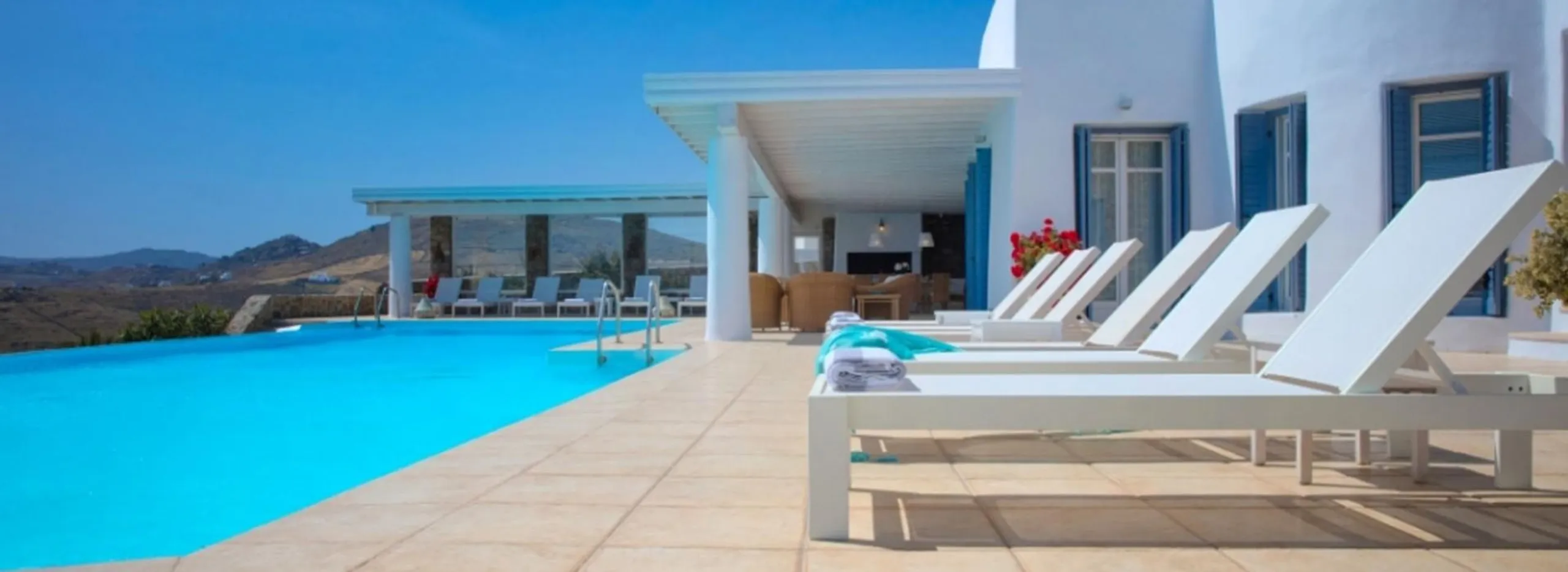 Sumptuous Mykonos Villa with Infinity Pool,  and Panoramic Aegean Views — photograph 3