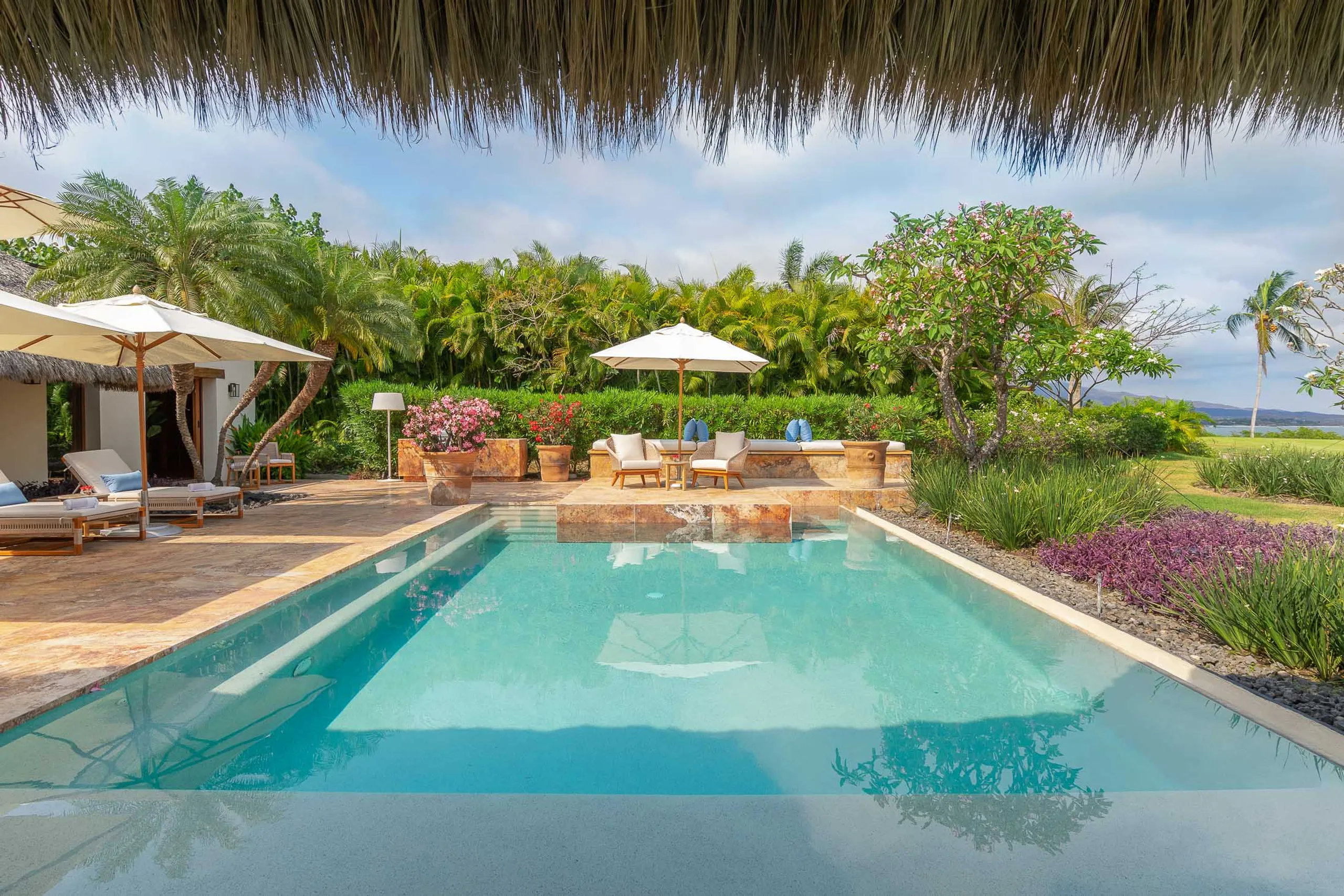 Sophisticated Lagos del Mar Villa with Private Pool & Panoramic Views — photograph 3