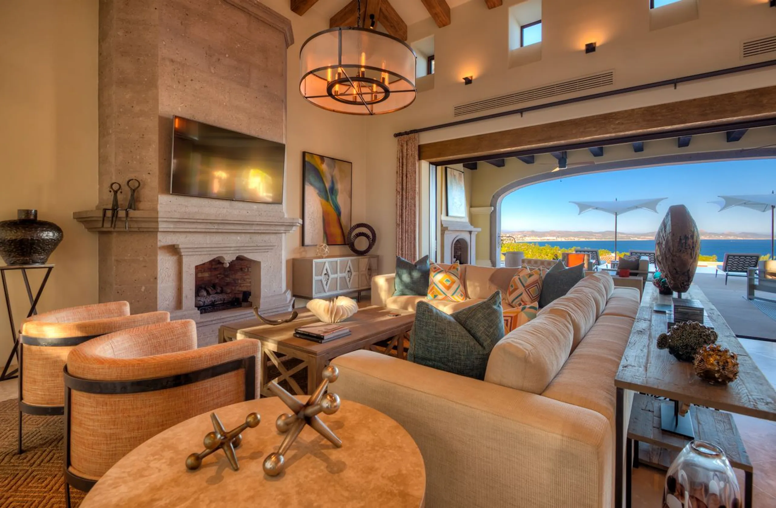 Majestic High-End Villa with Private Infinity Pool, Jacuzzi and Ocean Views — photograph 10