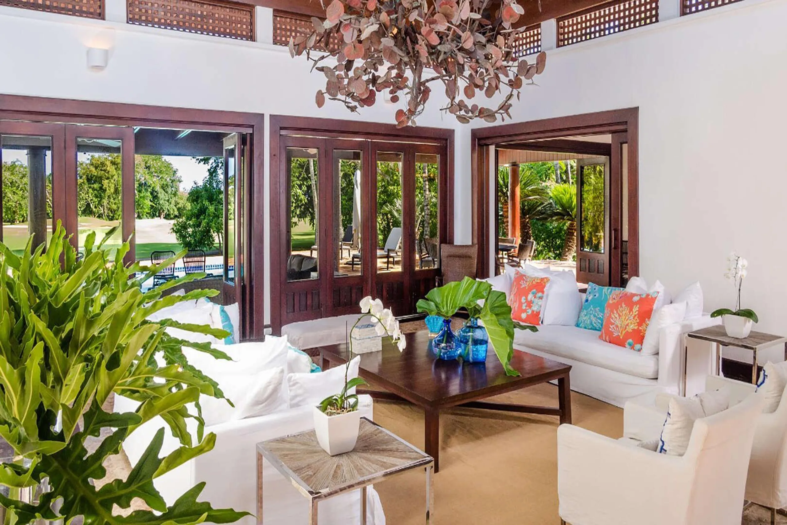 Casa de Campo's Abundant Villa with Sophisticated Comfort — photograph 8