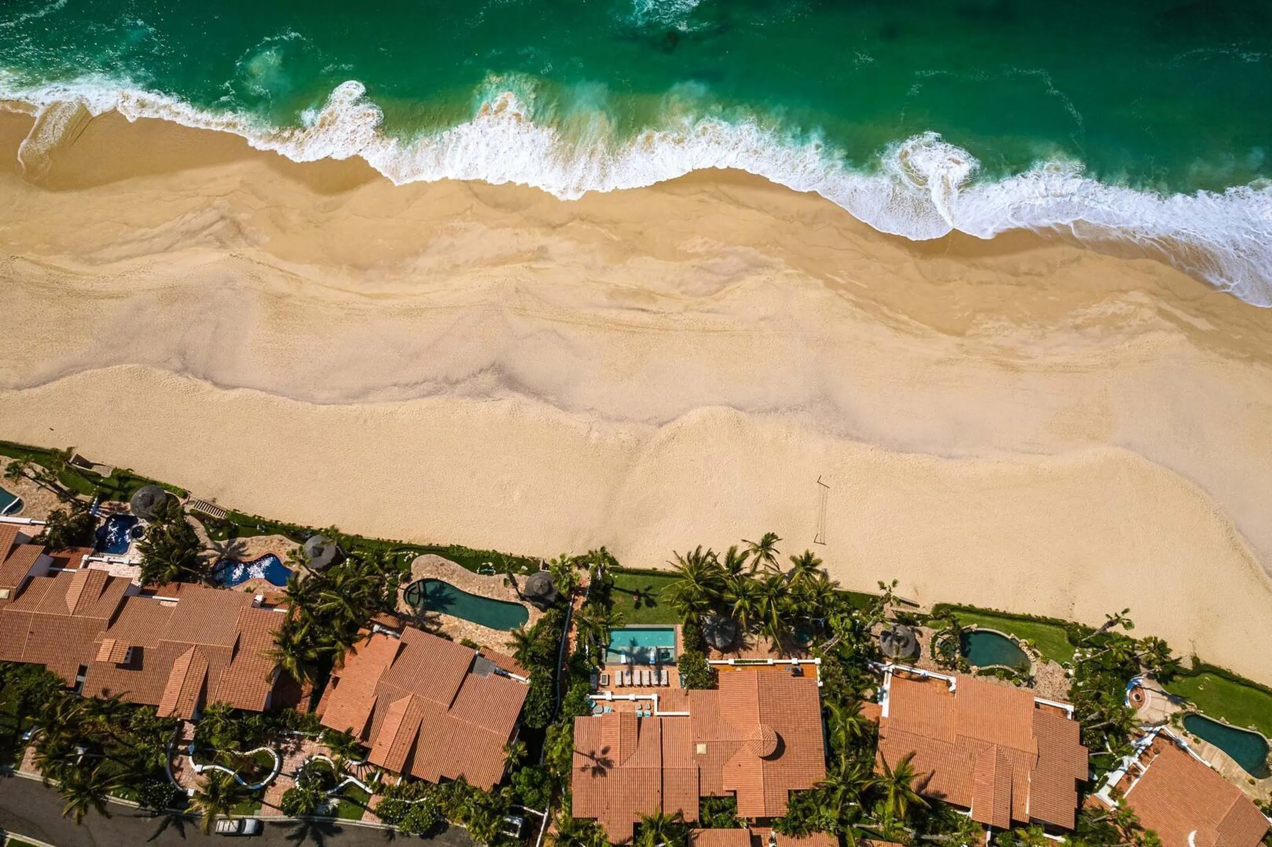 Palmilla Beachfront Elegance Villa with Resort Pool and Direct Beach Access — photograph 7