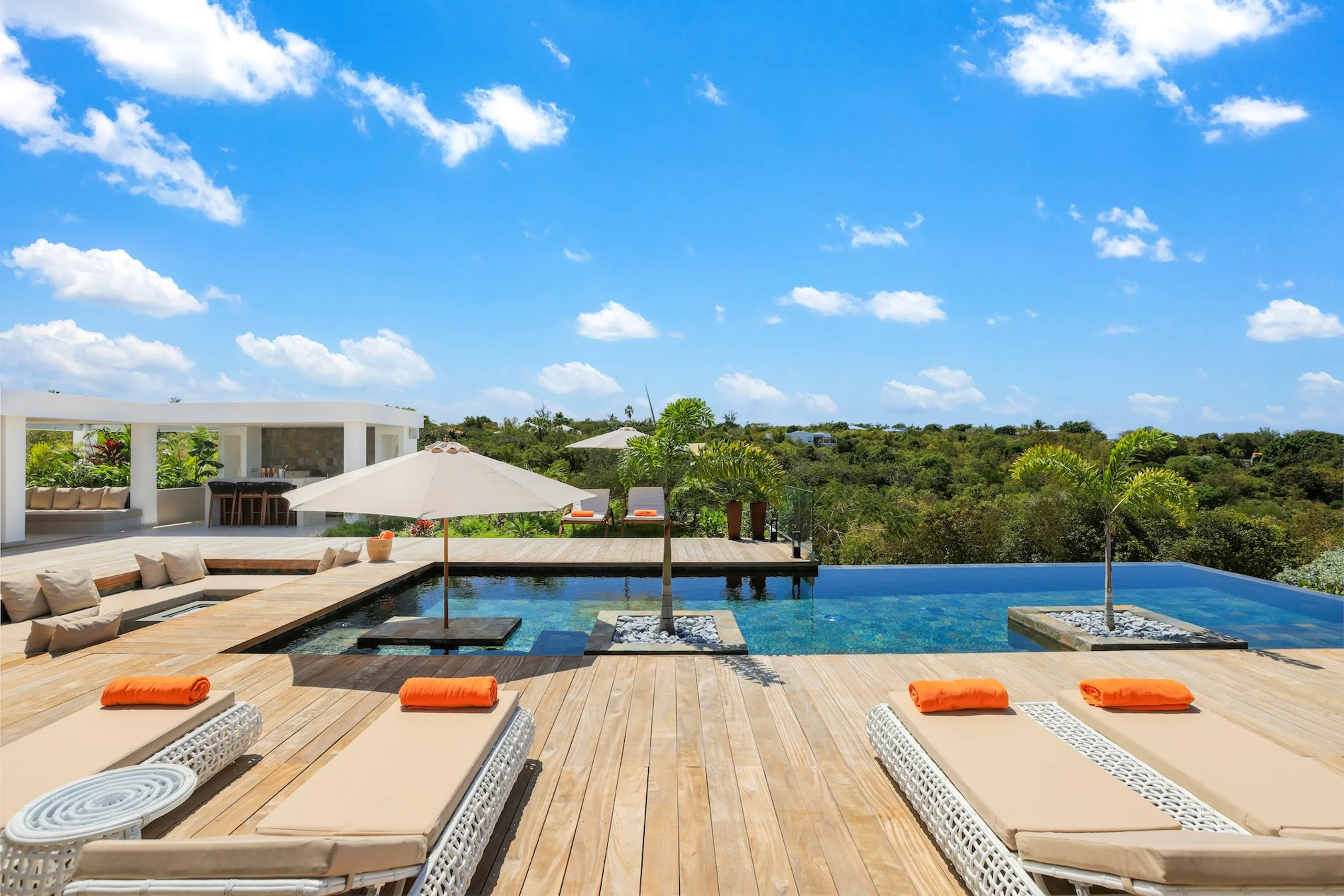 Stylish 5BR Terres Basses Villa with Heated Pool, Jacuzzi, & Panoramic Views — photograph 3
