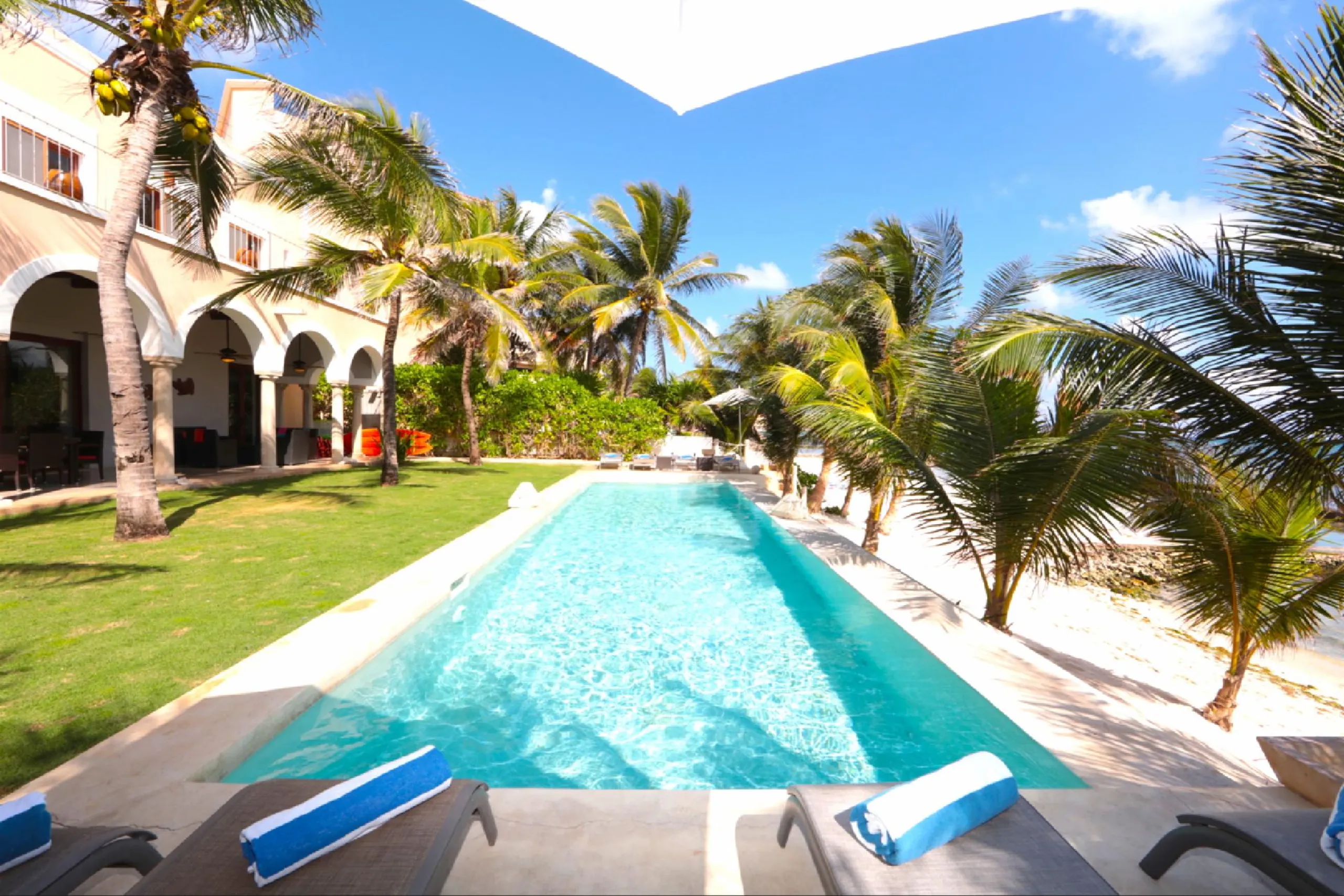 Beach Front Luxury Hacienda with Private Pool and Ocean Views — photograph 6
