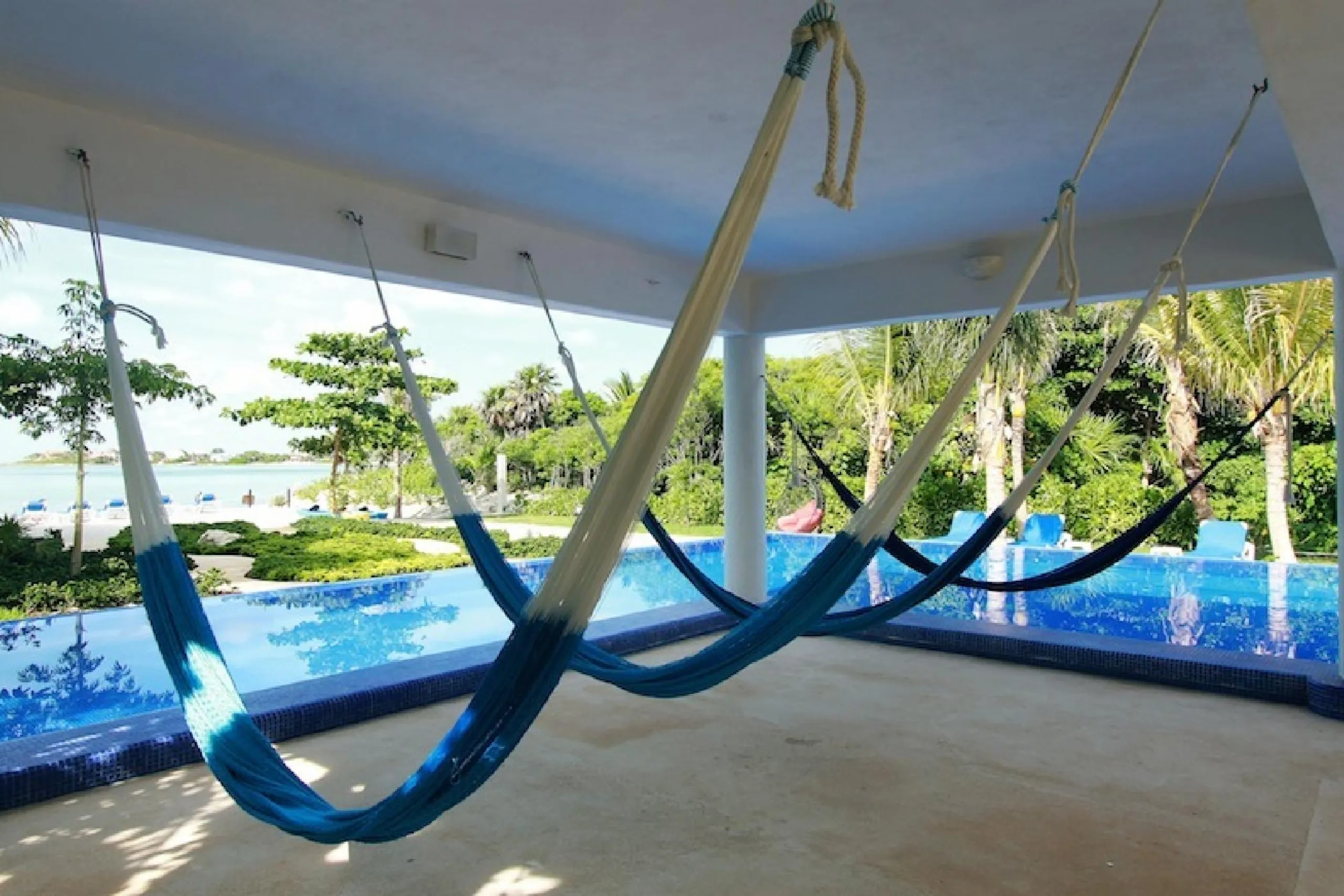 Akumal's  Exclusive Tropical Retreat with Oceanfront Pool Villa — photograph 6