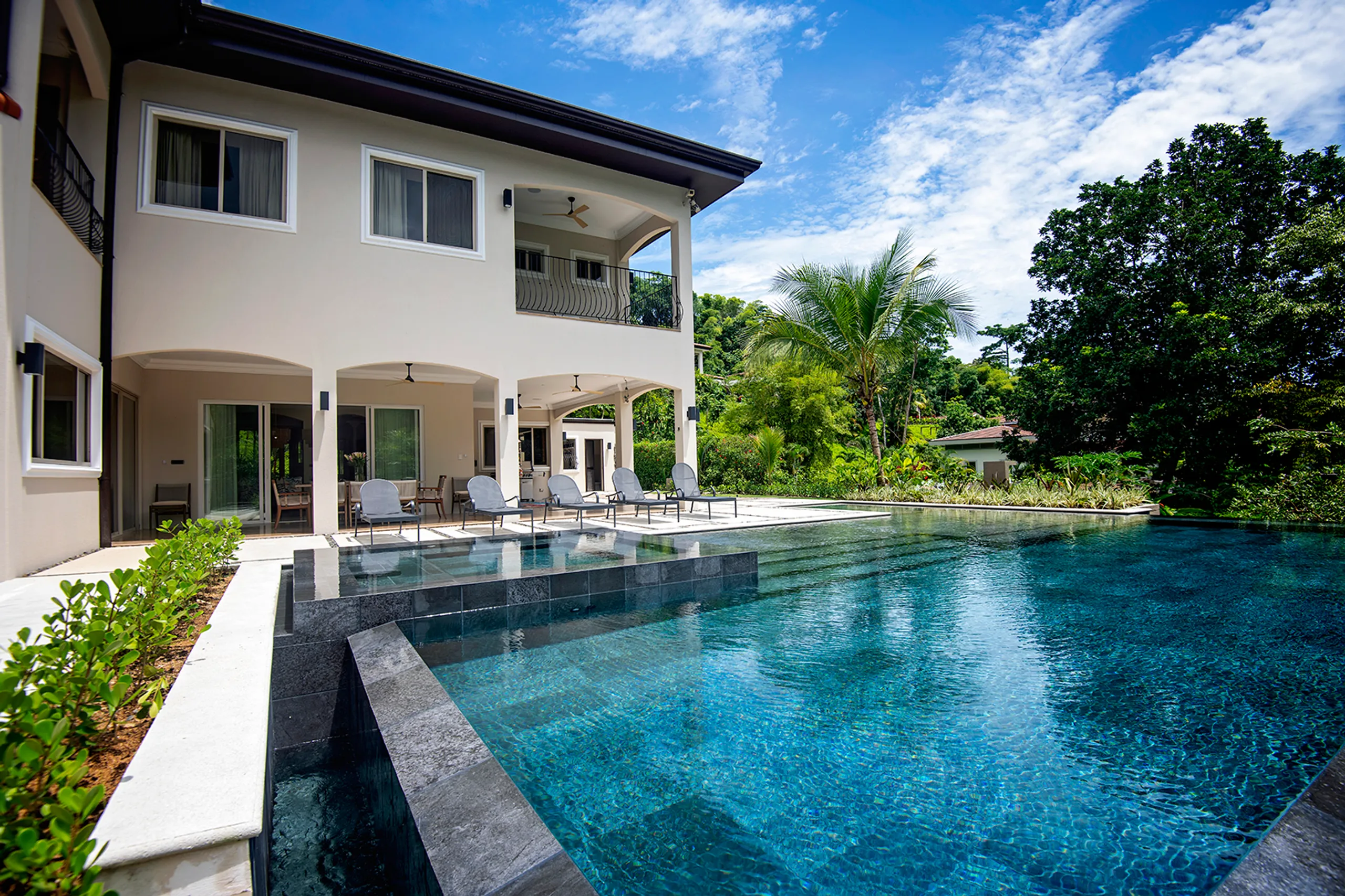 Stunning Costa Rica Villa with Private Infinity Pool, Jacuzzi, and Ocean Views — photograph 3