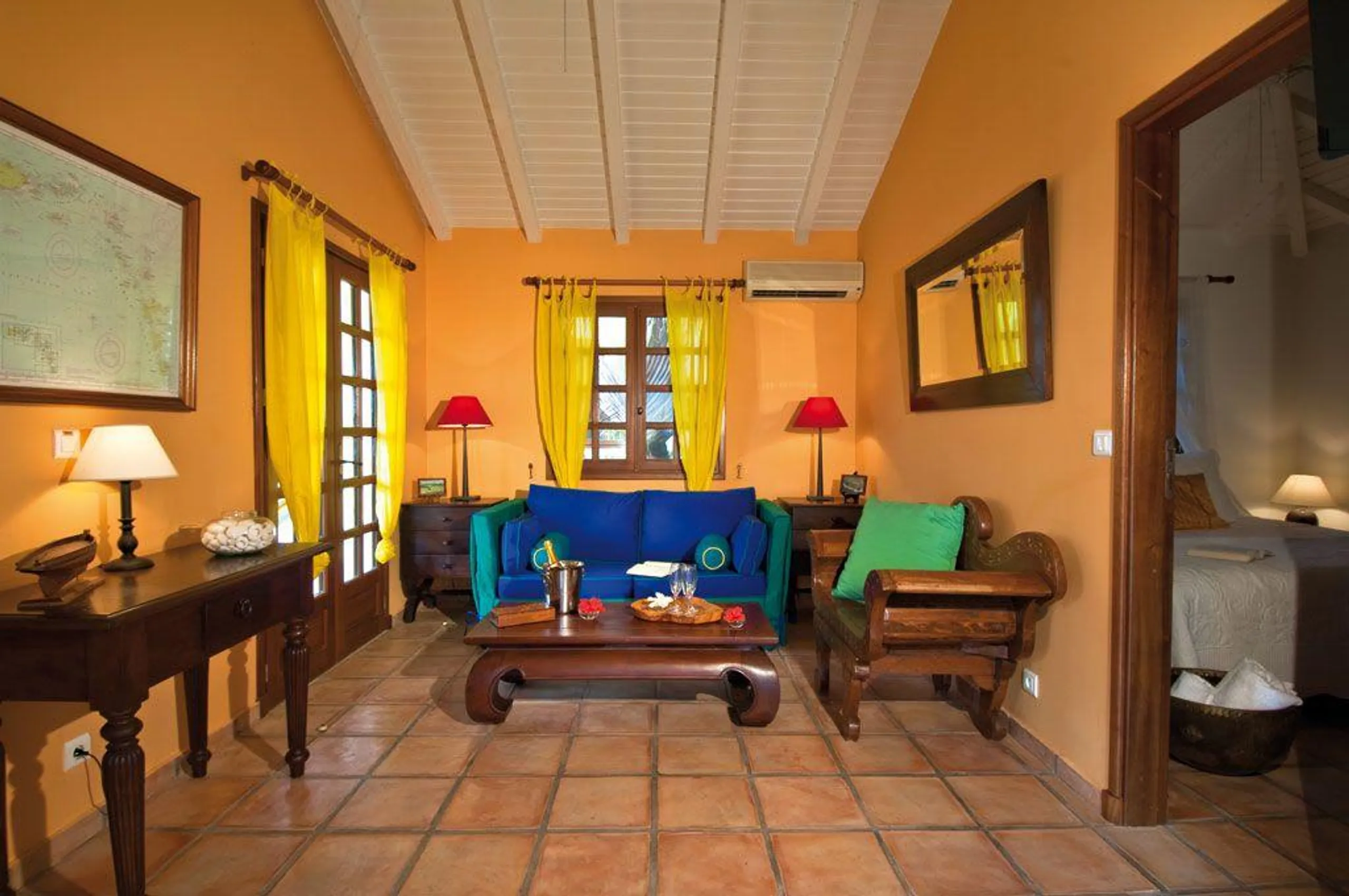 Lavish Summer Villa with Ocean View and 3 Bedrooms — photograph 3