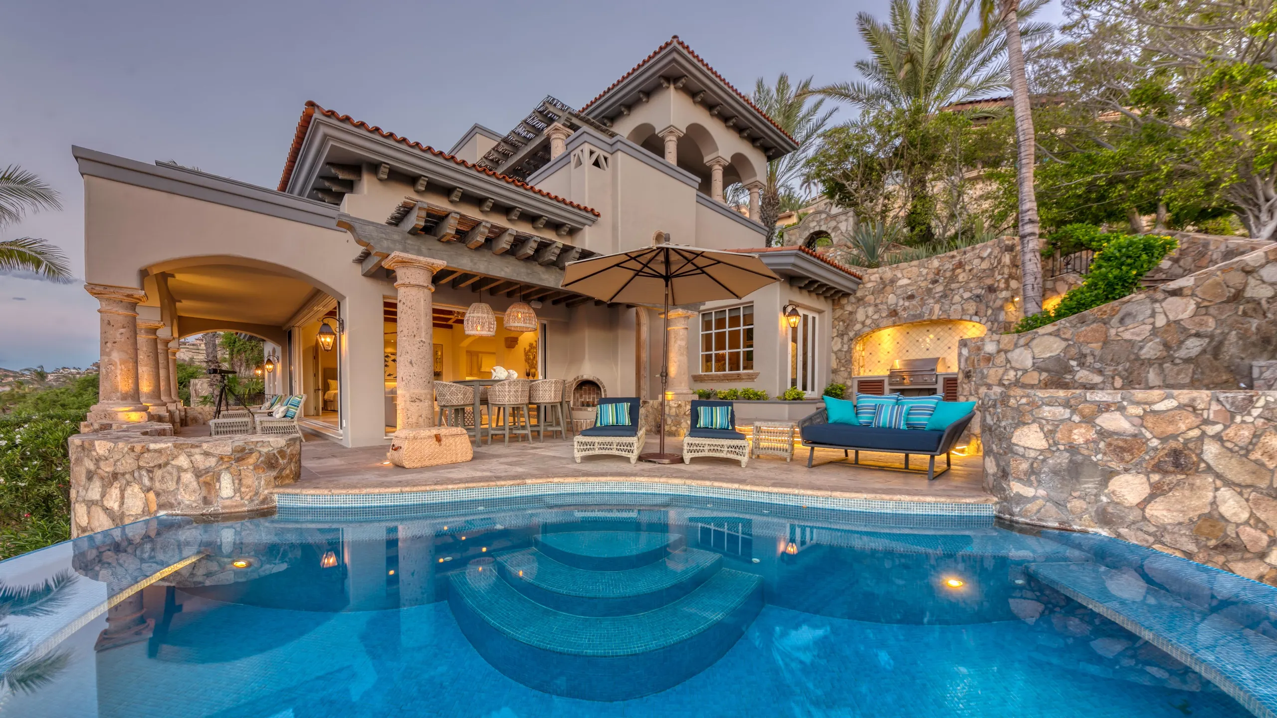 Oceanfront 3-Bedroom Villa with Private Infinity Pool & Golf Access, Los Cabos