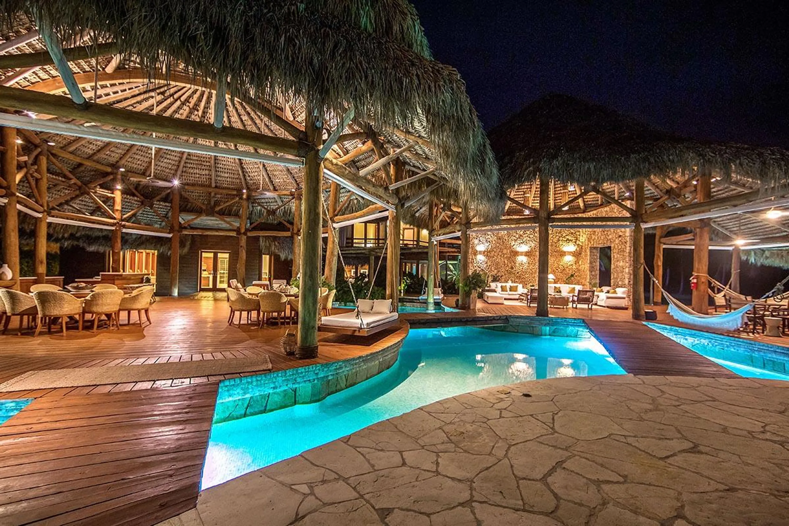Ocean Front Punta Cana Villa with Private Pool and Walks to Beach — photograph 5