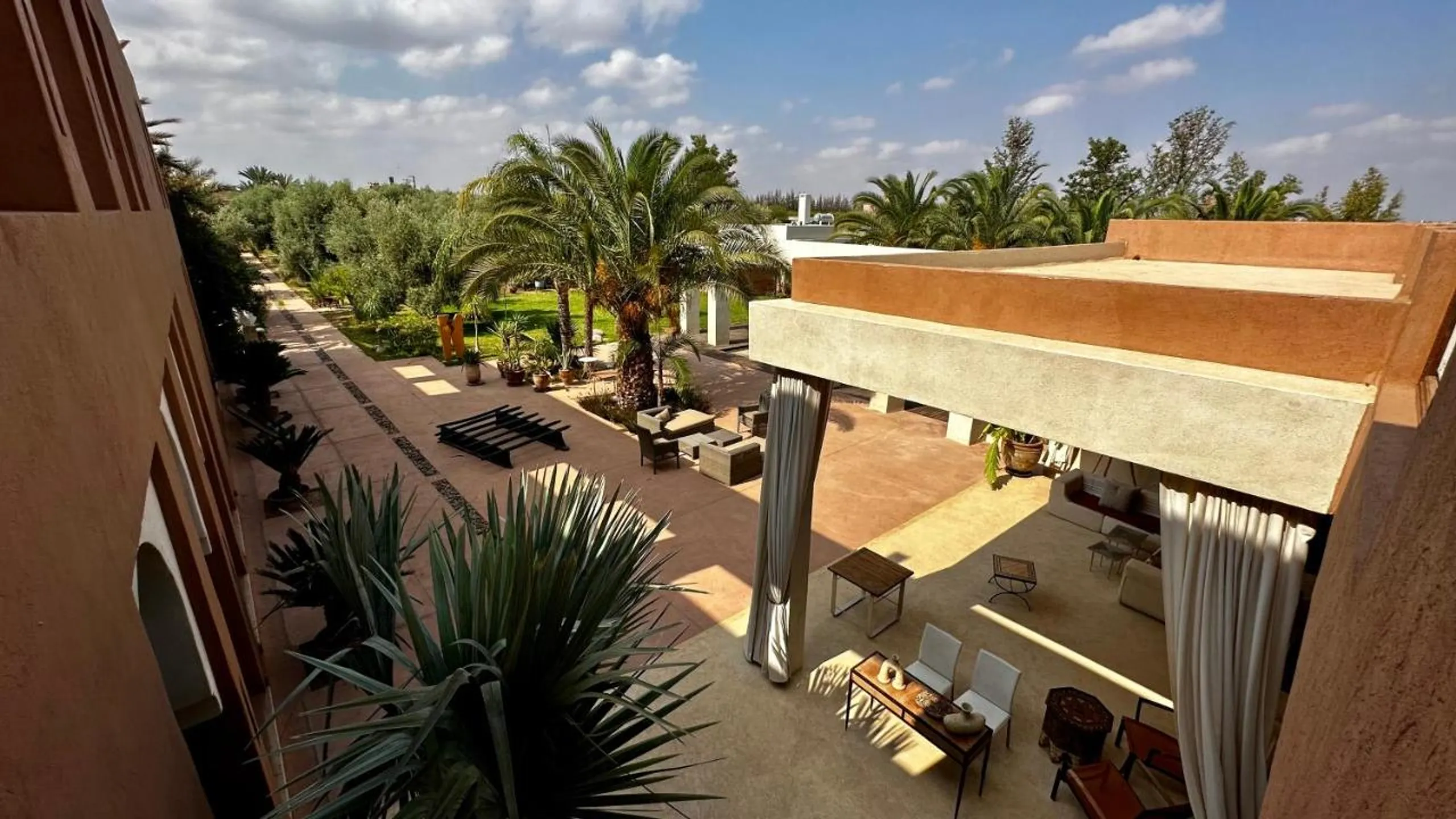 A Serene Marrakech Haven with Private Pool and  Lush Greenery — photograph 12