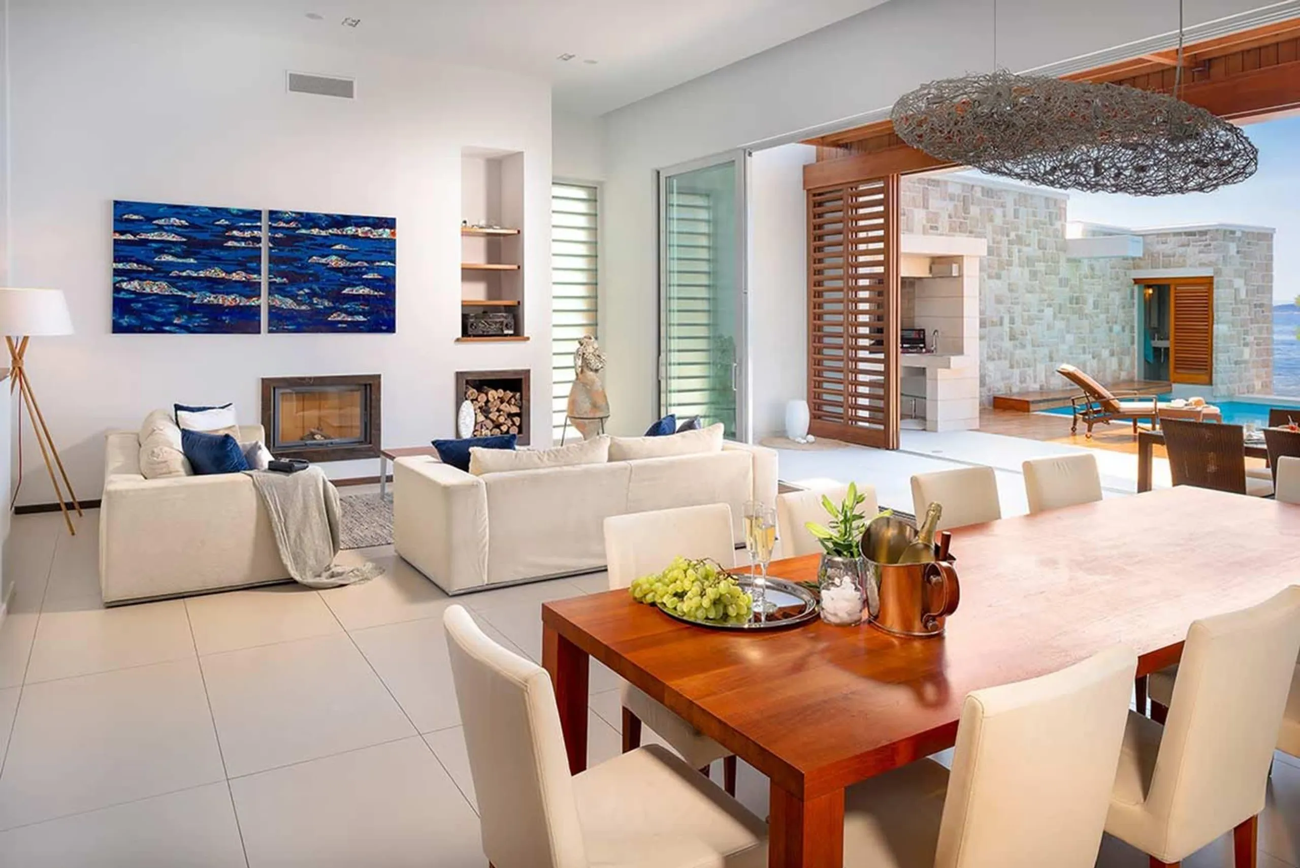 Inspiring Beachfront  Villa with Private Heated Pool & Oceanfront Views — photograph 12