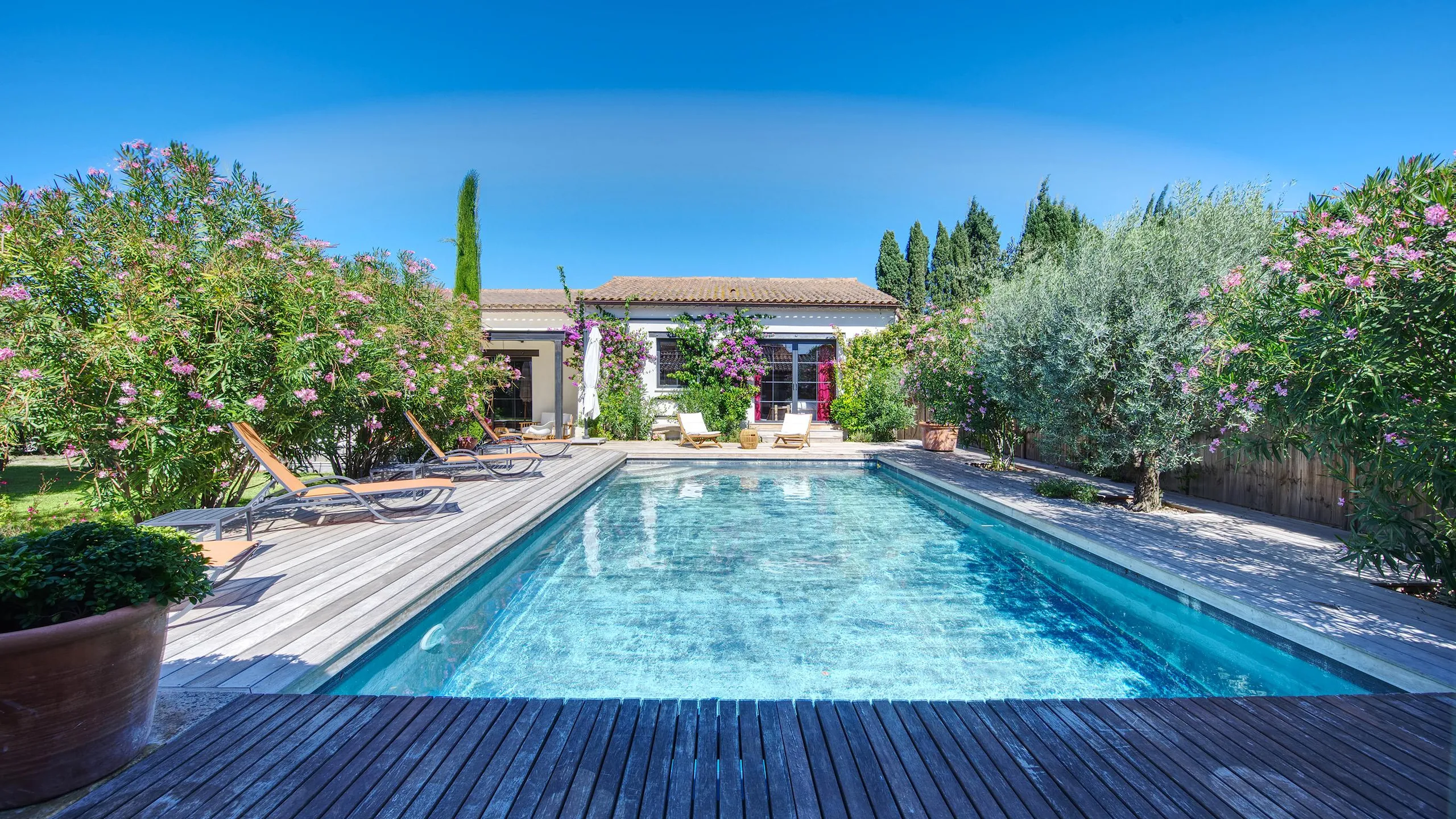 Blissful Retreat with Pool and Mountain Views, France