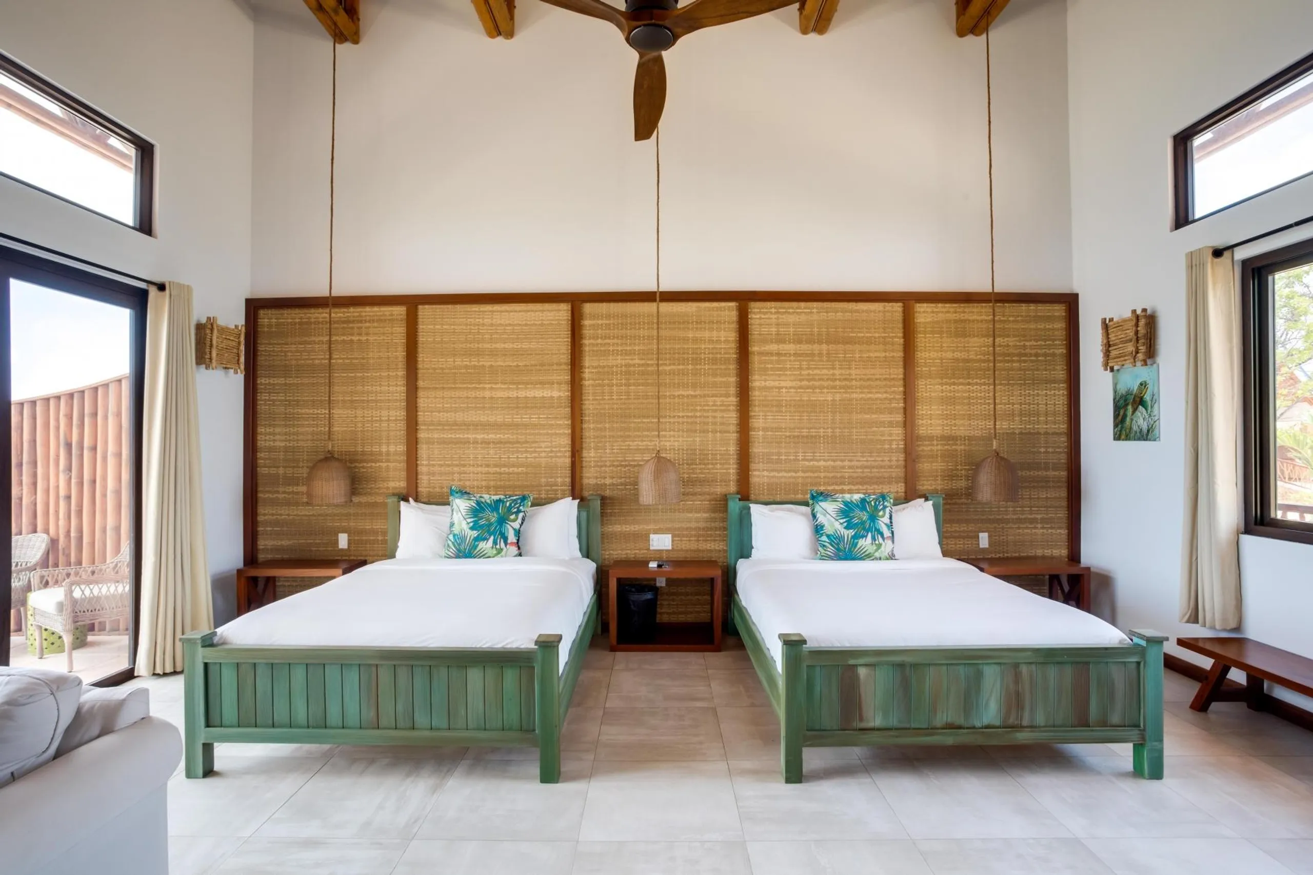 Tranquil Private Island Villa with Pool and Beach Access — photograph 6