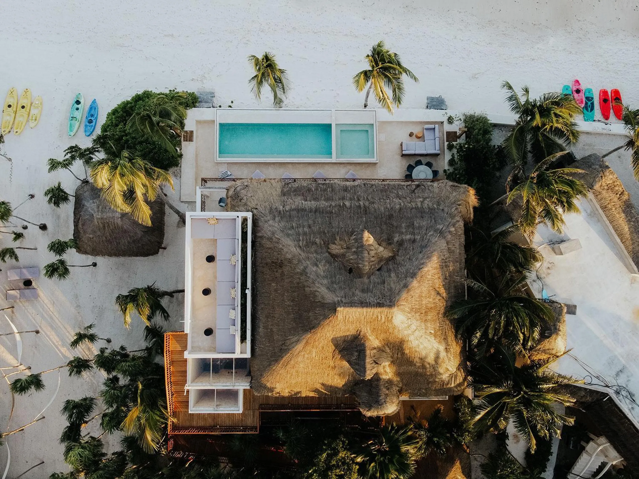 Enchanting Eco-Luxe Chic Retreat with Private Pool and  Oceanic Delights — photograph 4