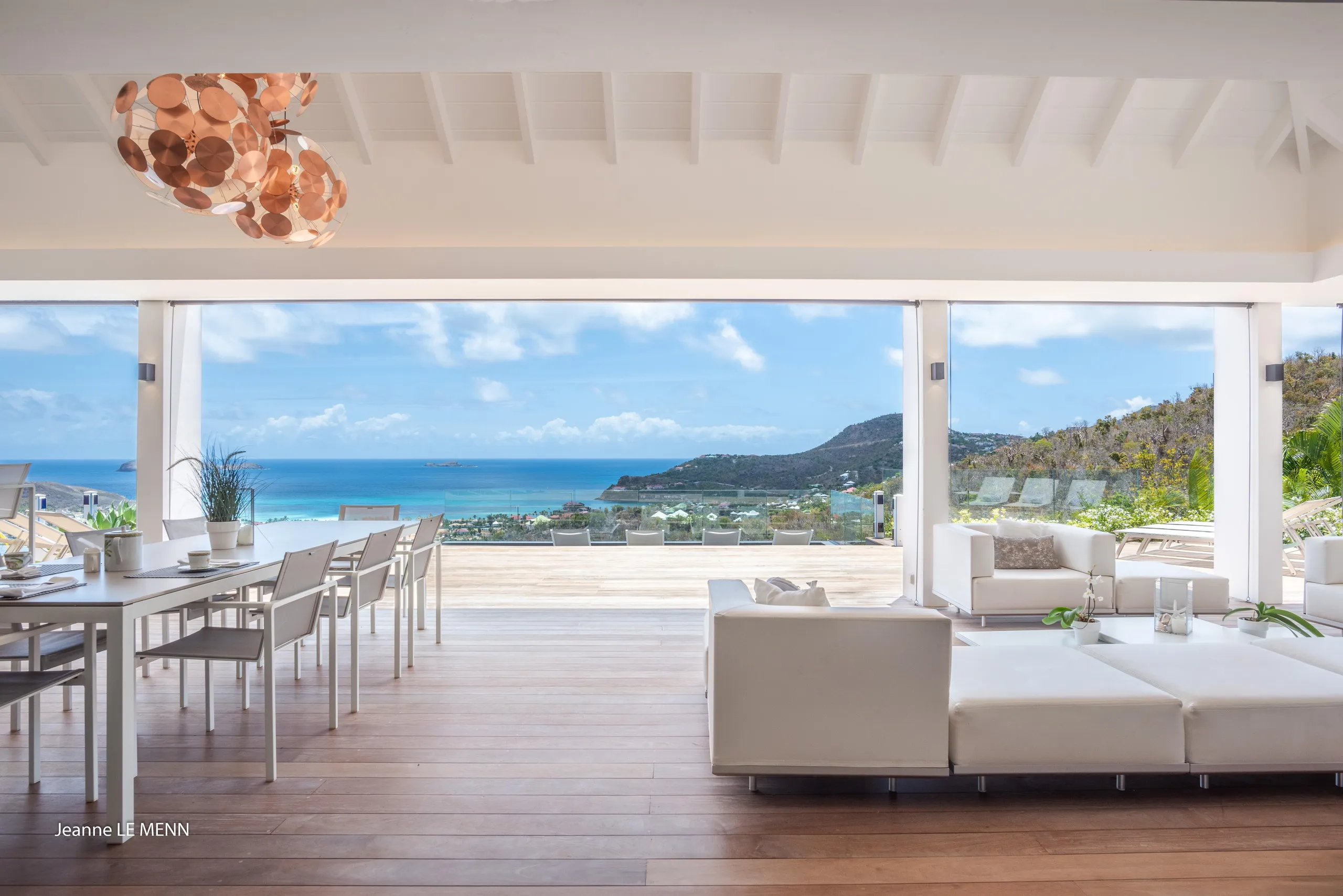 Invigorating Seaview Villa with Infinity Pool and Fitness Room — photograph 5