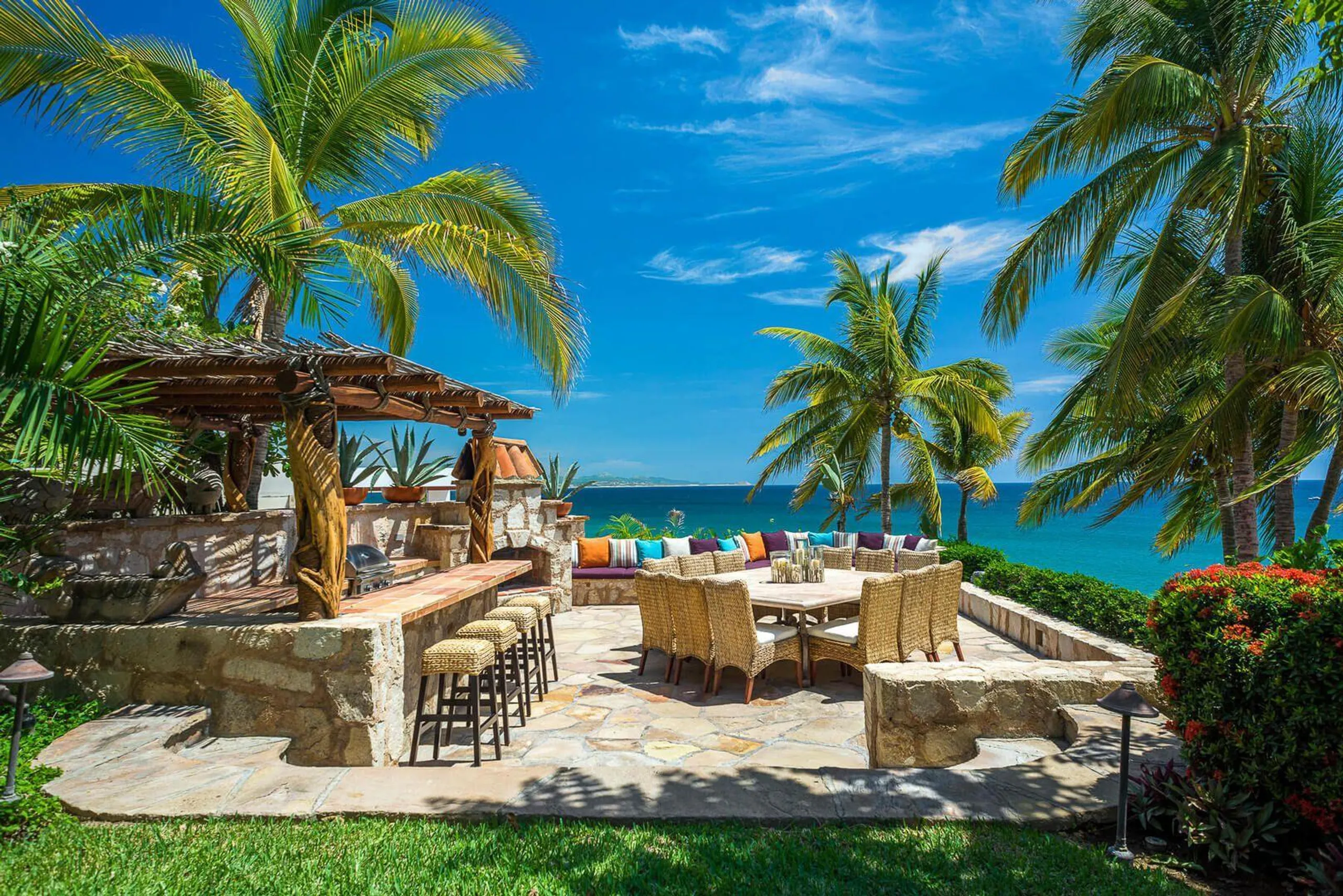 Beautiful Luxury Beachfront Grand Compound with Large Pool — photograph 10