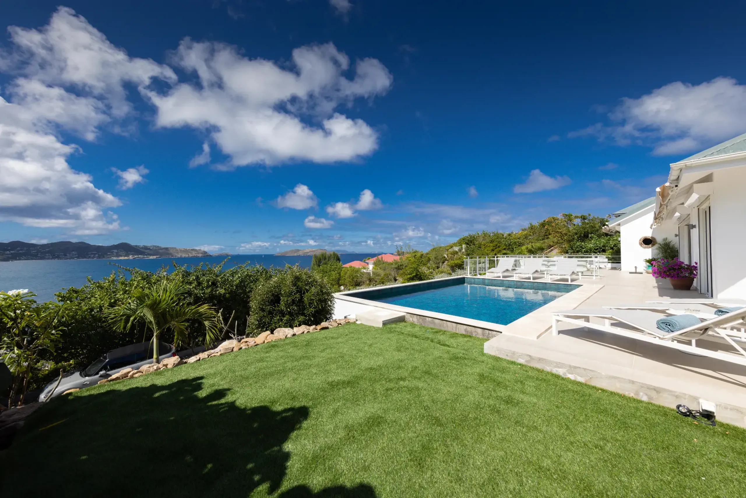 Deluxe Pointe Milou Villa with Private Pool and Ocean Views — photograph 3