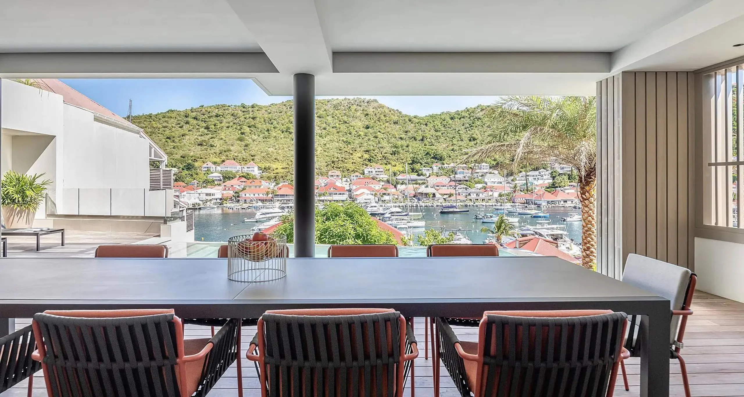 Sophisticated design in the heart of Gustiva. with Private Pool and Stunning Views — photograph 3
