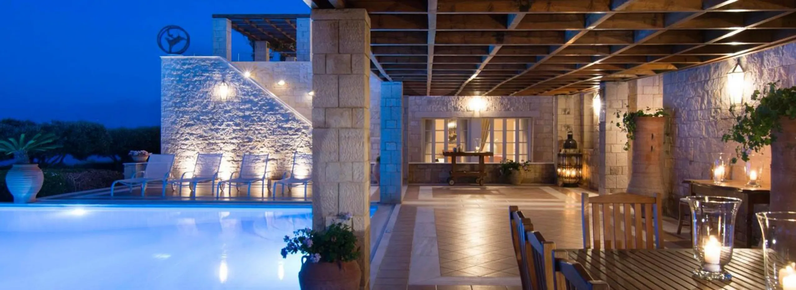Majestic Villa with Private Heated Pool and Amazing Views of Endless Blue Touching the Horizon — photograph 7