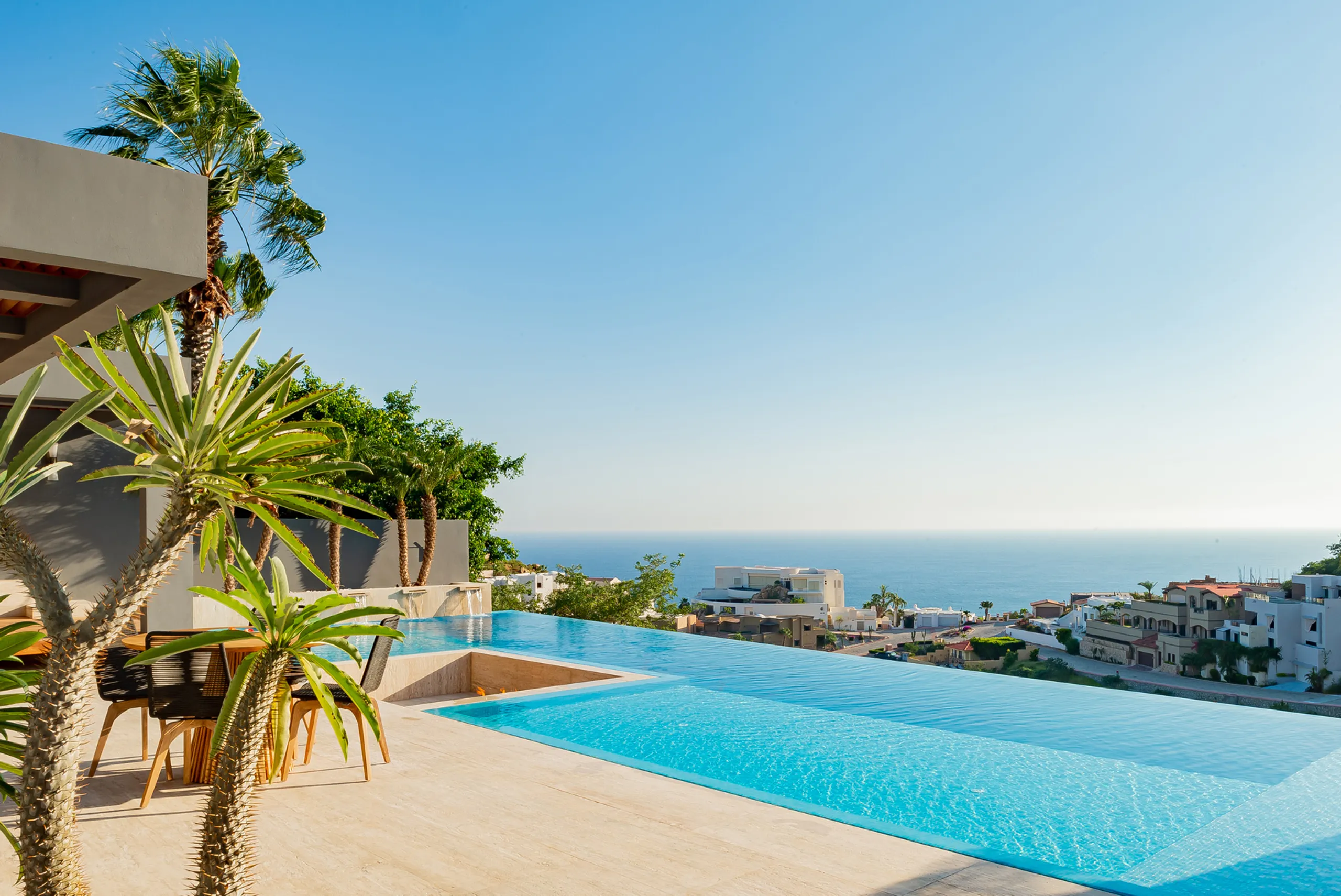 Modern Architectural Estate with Jaw-dropping Sunsets in Prestigious Pedregal — photograph 2