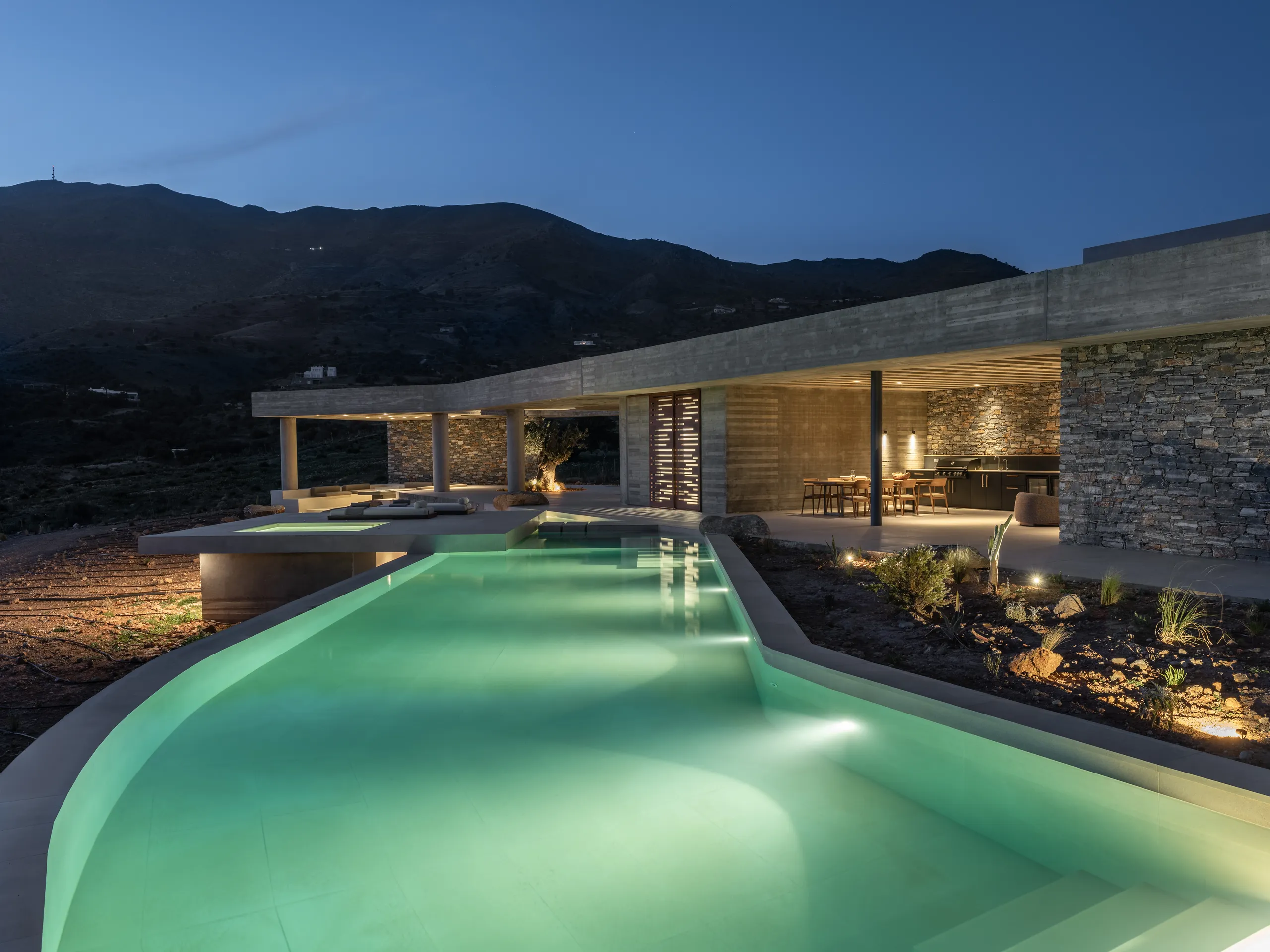 Superior Cretan Accommodation with Private Pool, Sauna and Stunning Views — photograph 9