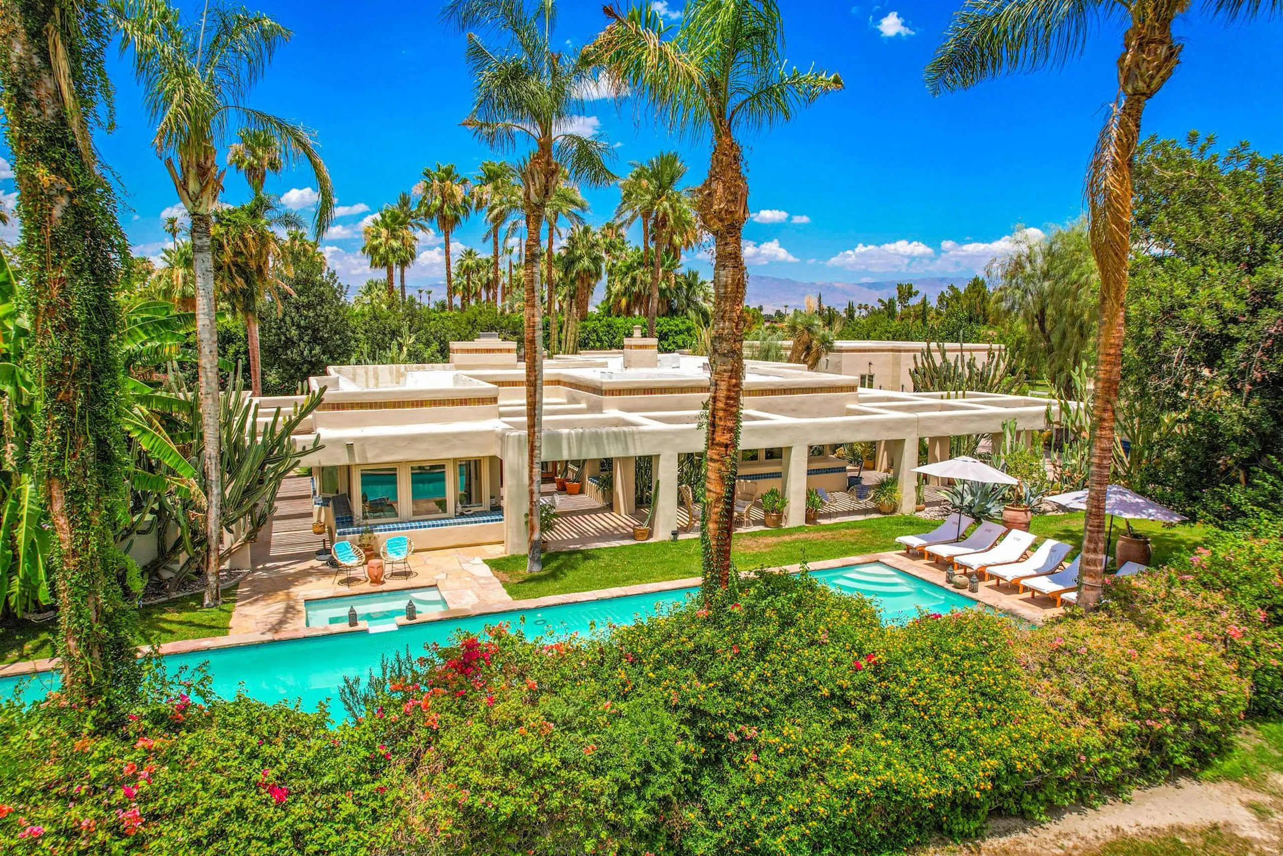 Perfection Estate with Private Pool, Tennis Court, and Golfing Green, Rancho Mirage