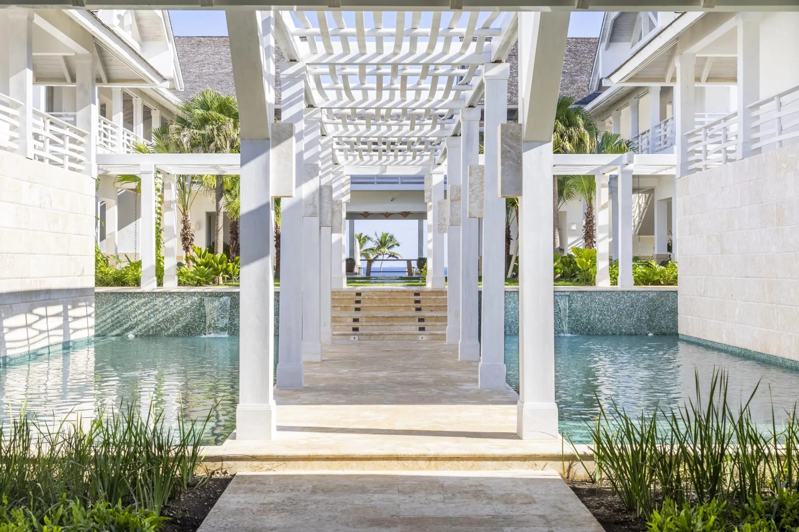 Founders Villa with Private Pool and Sea Views — photograph 3