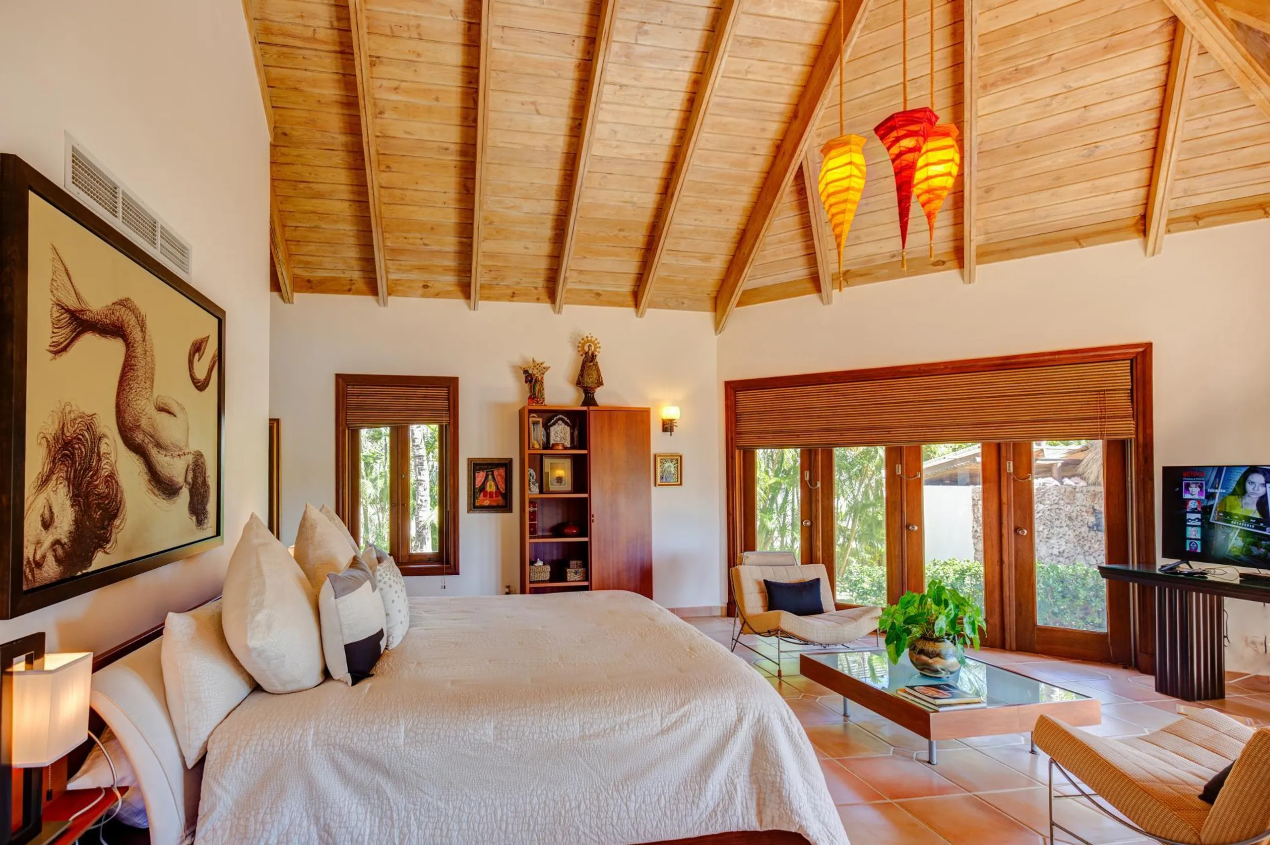 Opulent Six-Bedroom Villa with Pool, Jacuzzi, Gazebo and Golf Views — photograph 8