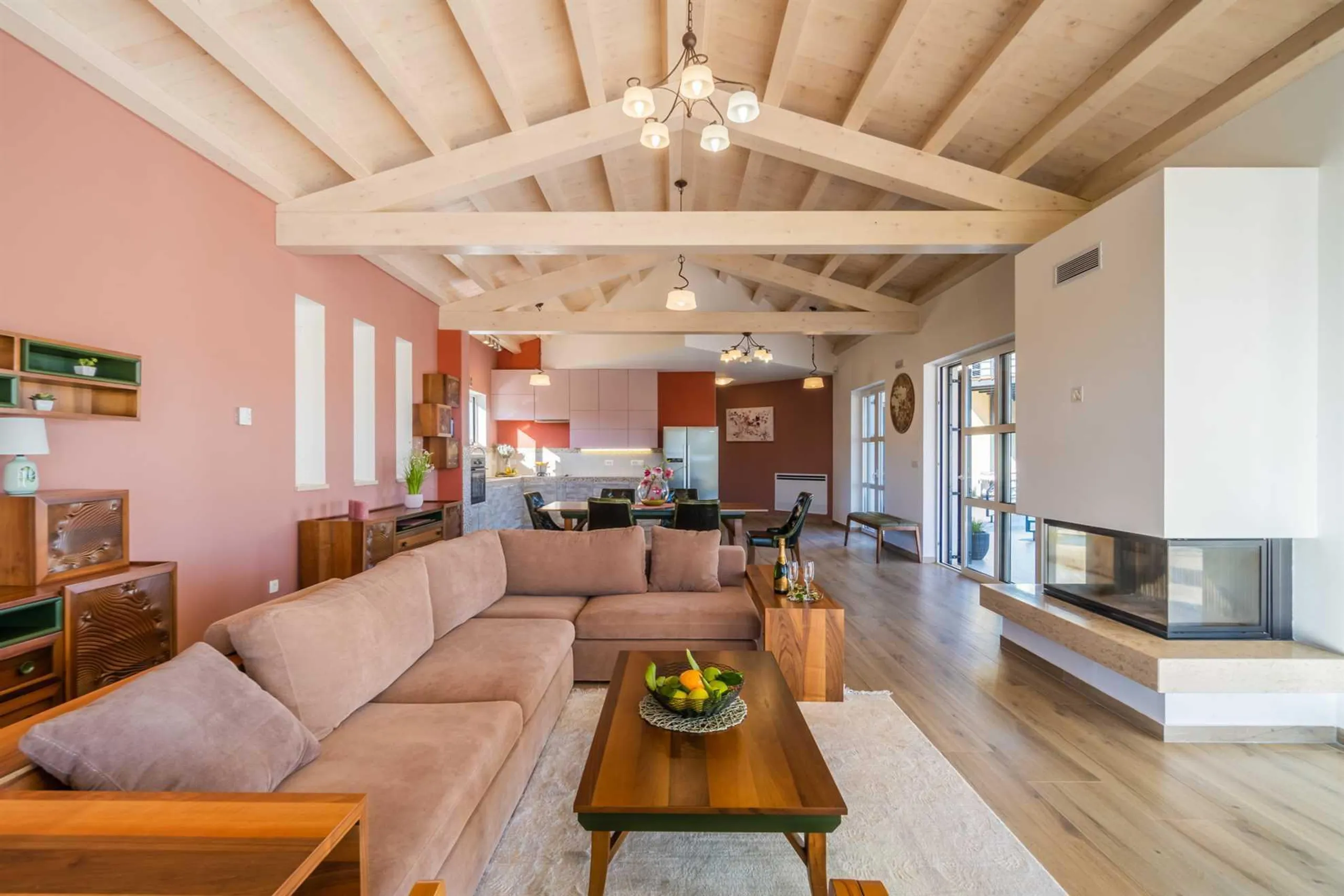 Charming 5-Bedroom Villa with Pool Surrounded by Orchards in Quiet Istrian Village — photograph 9