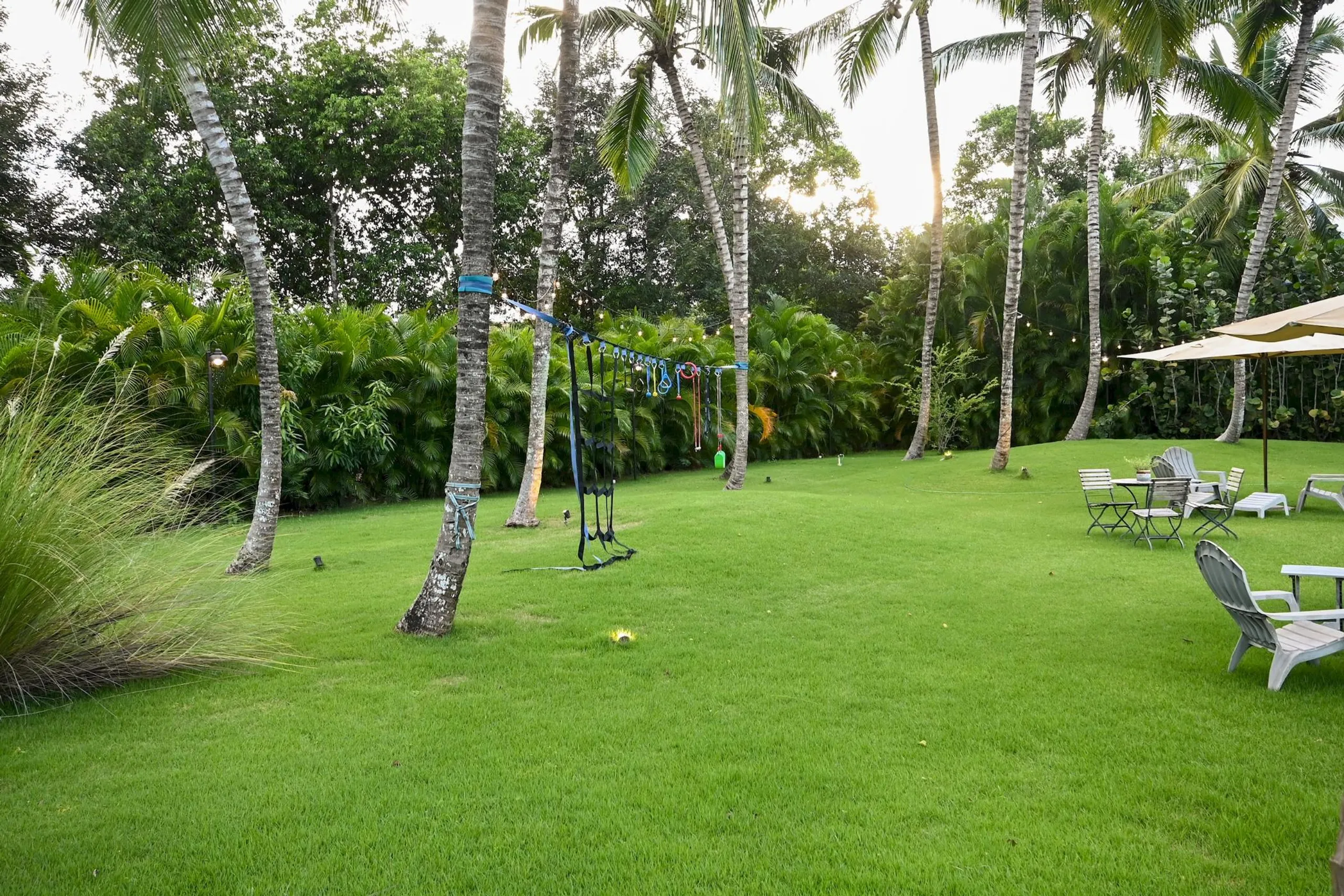 Superb Tropic Retreat with Private Pool and Garden Grounds — photograph 9