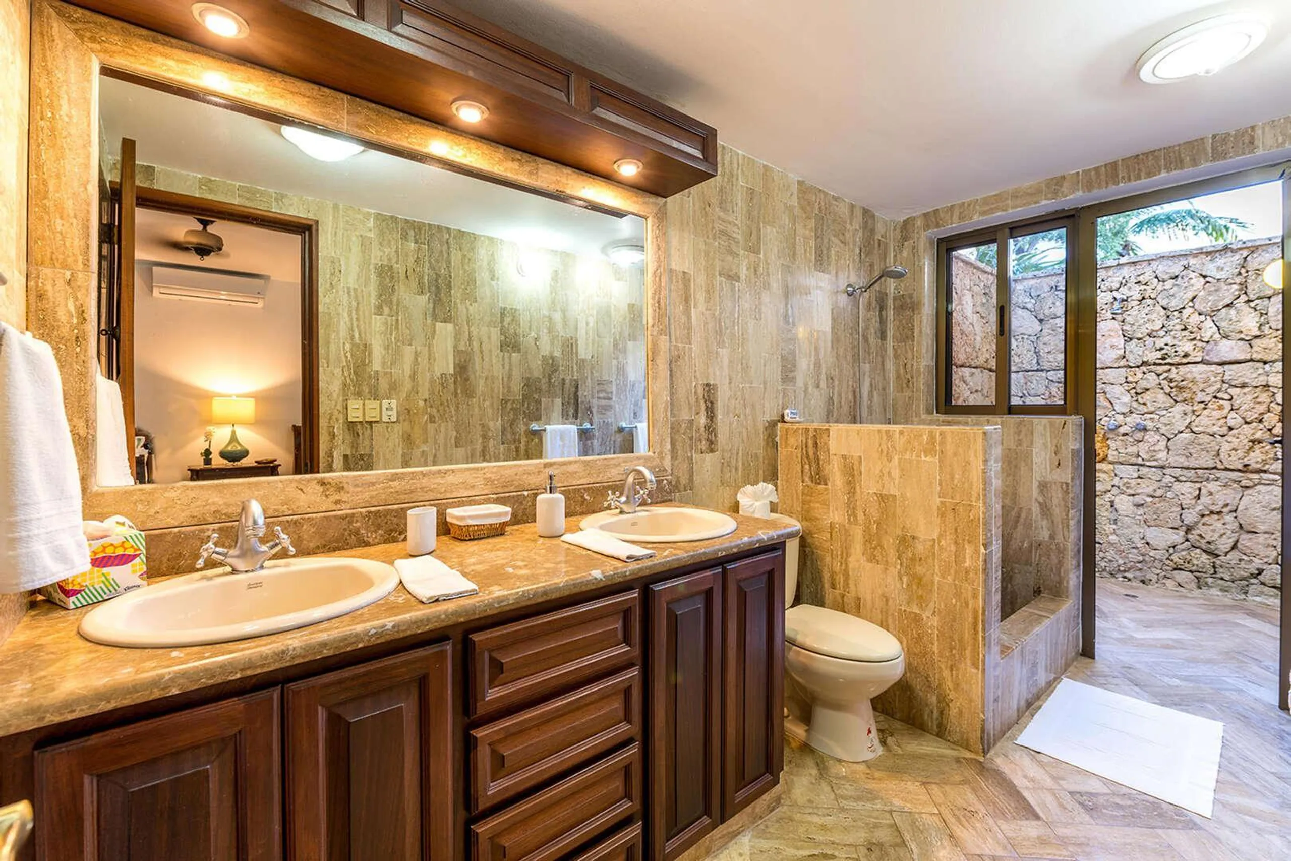 Casa de Campo's Exquisite Style Villa with Access to Minitas Beach and the Caribbean — photograph 9