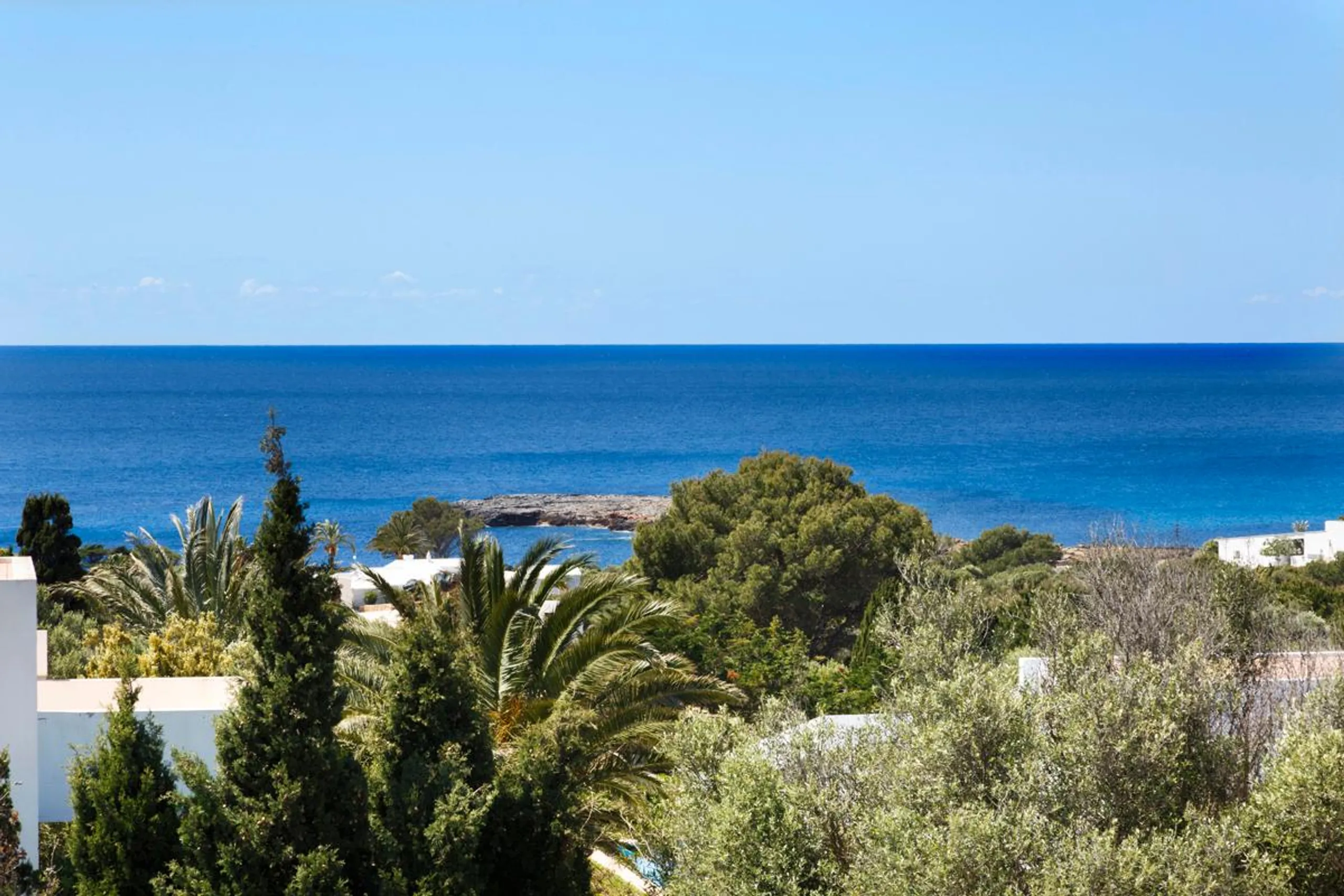 Exquisite 5BR Villa with Private Pool and Sea Views — photograph 4