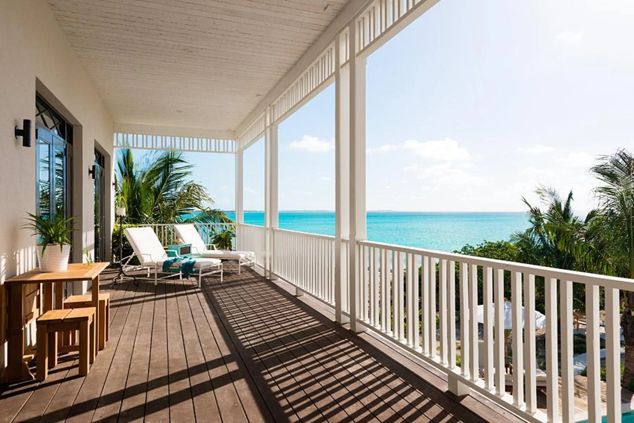 Majestic Colonial-Style Beachfront Haven with Private Pool on Grace Bay Beach — photograph 7