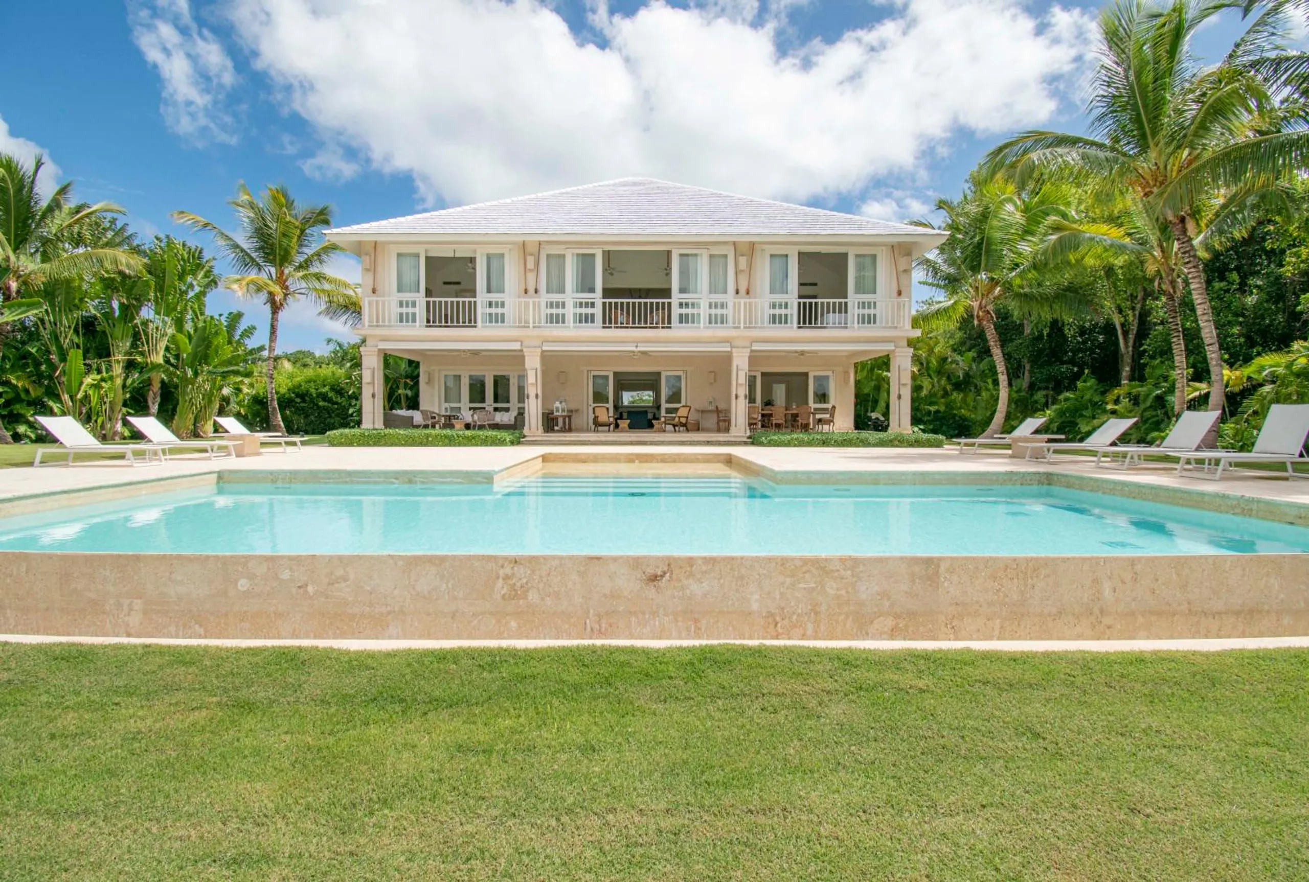 Magnificent Punta Cana Estate with Private Pool and Stunning Views — photograph 2